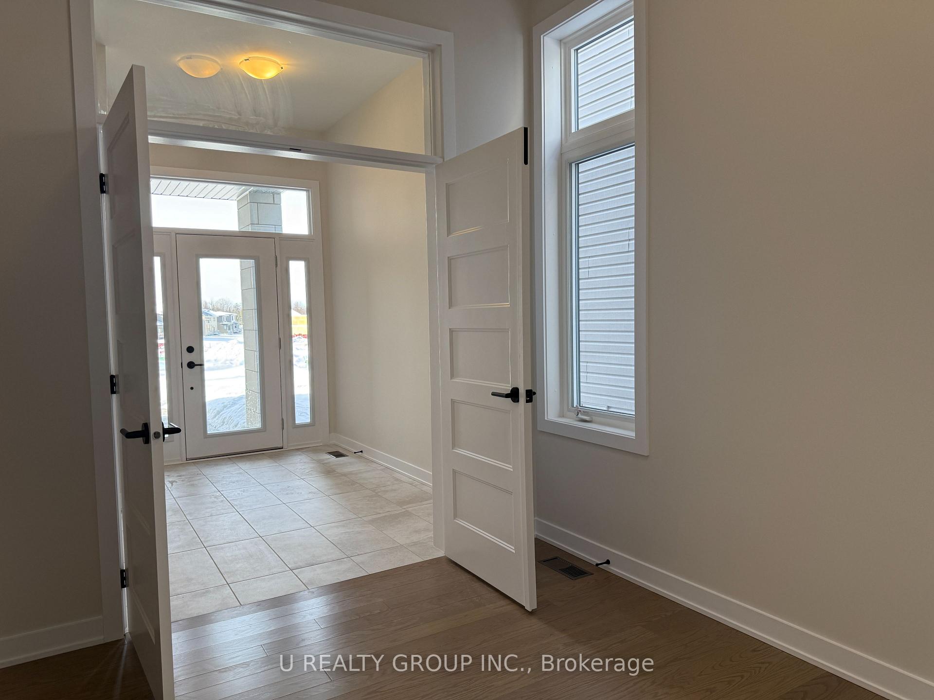 Photo 2 of 210 Ginebik Way, Ottawa, Blossom Park/Kemp Park/Findlay Creek — HOMEH