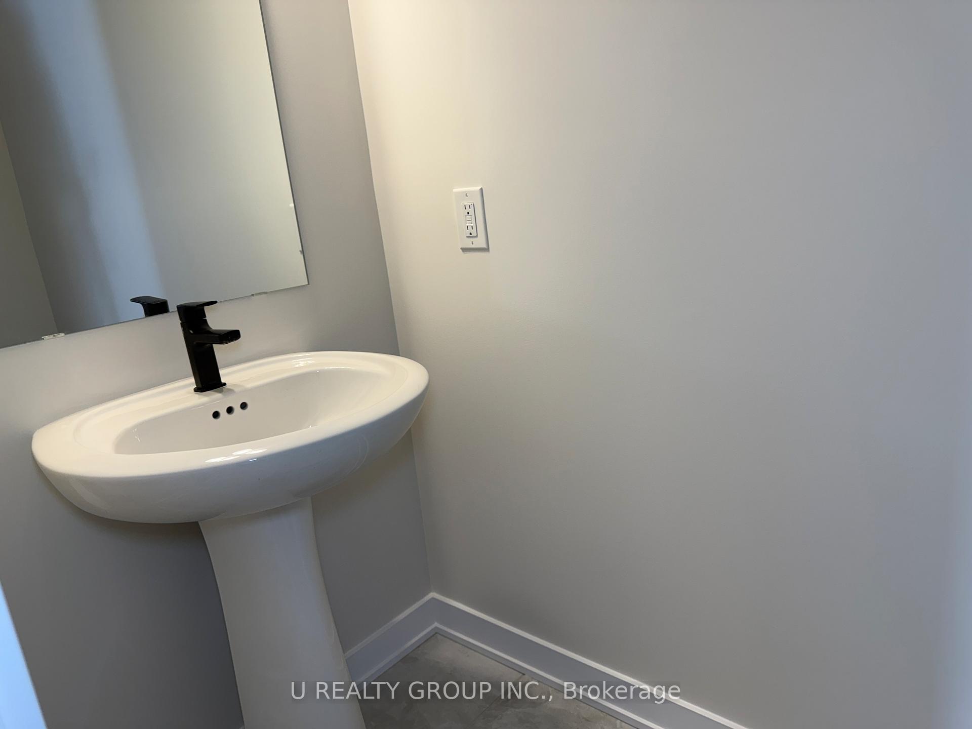 Photo 7 of 210 Ginebik Way, Ottawa, Blossom Park/Kemp Park/Findlay Creek — HOMEH