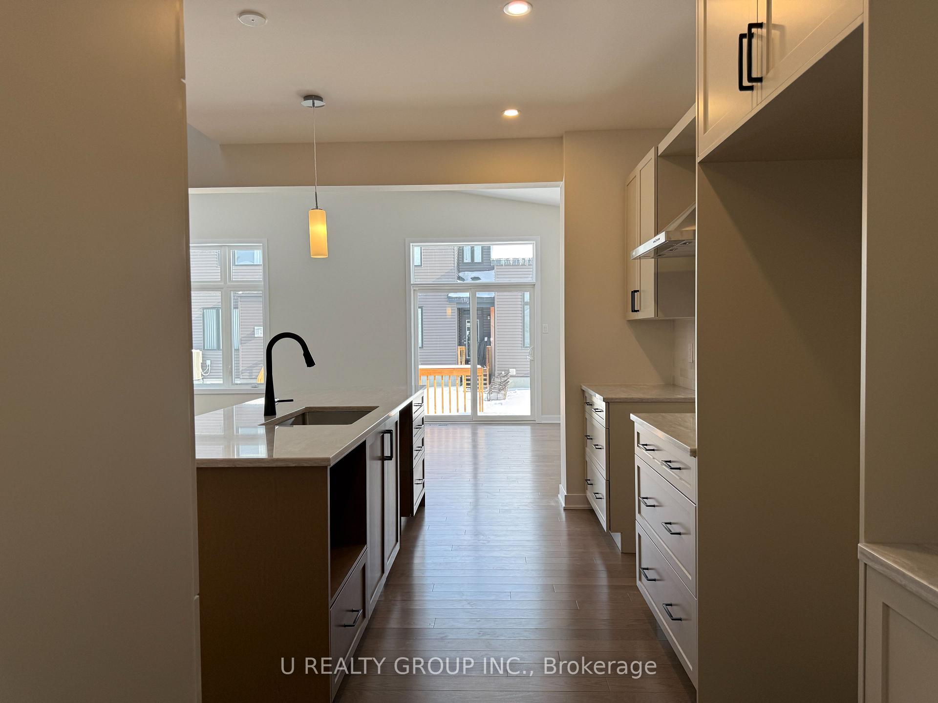 Photo 15 of 210 Ginebik Way, Ottawa, Blossom Park/Kemp Park/Findlay Creek — HOMEH