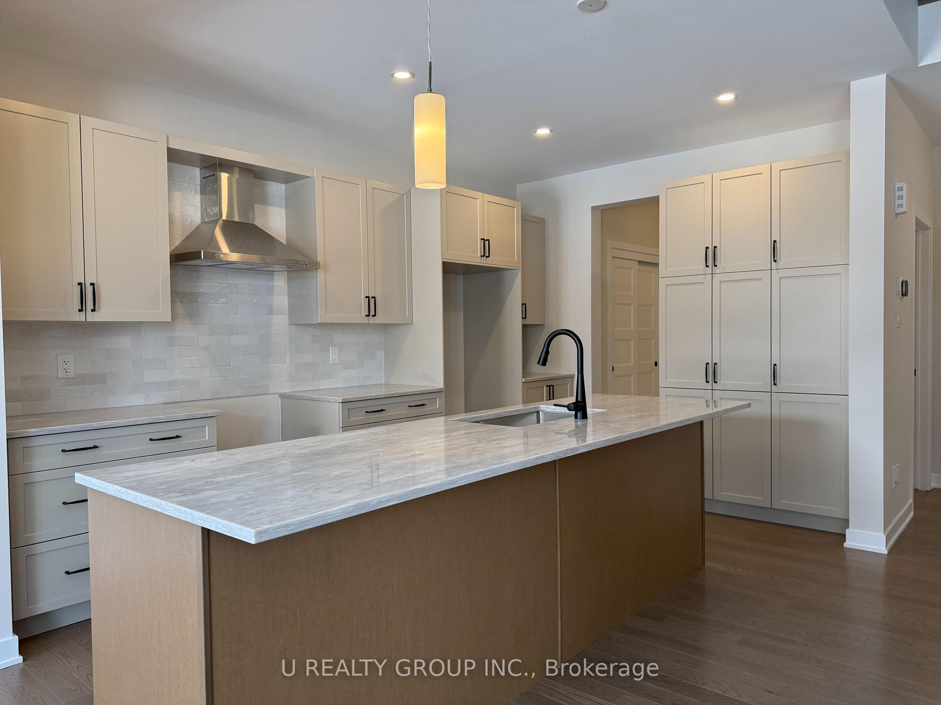 Photo 13 of 210 Ginebik Way, Ottawa, Blossom Park/Kemp Park/Findlay Creek — HOMEH