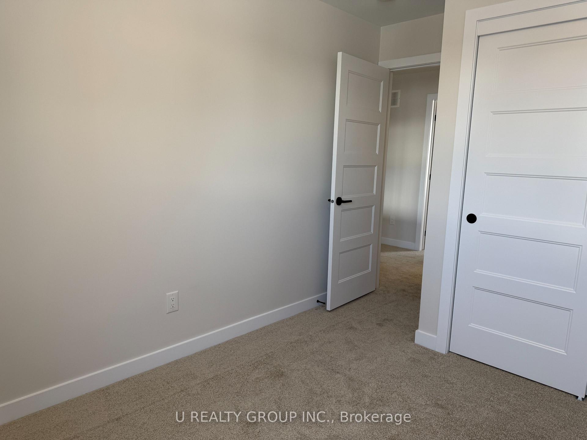 Photo 21 of 210 Ginebik Way, Ottawa, Blossom Park/Kemp Park/Findlay Creek — HOMEH