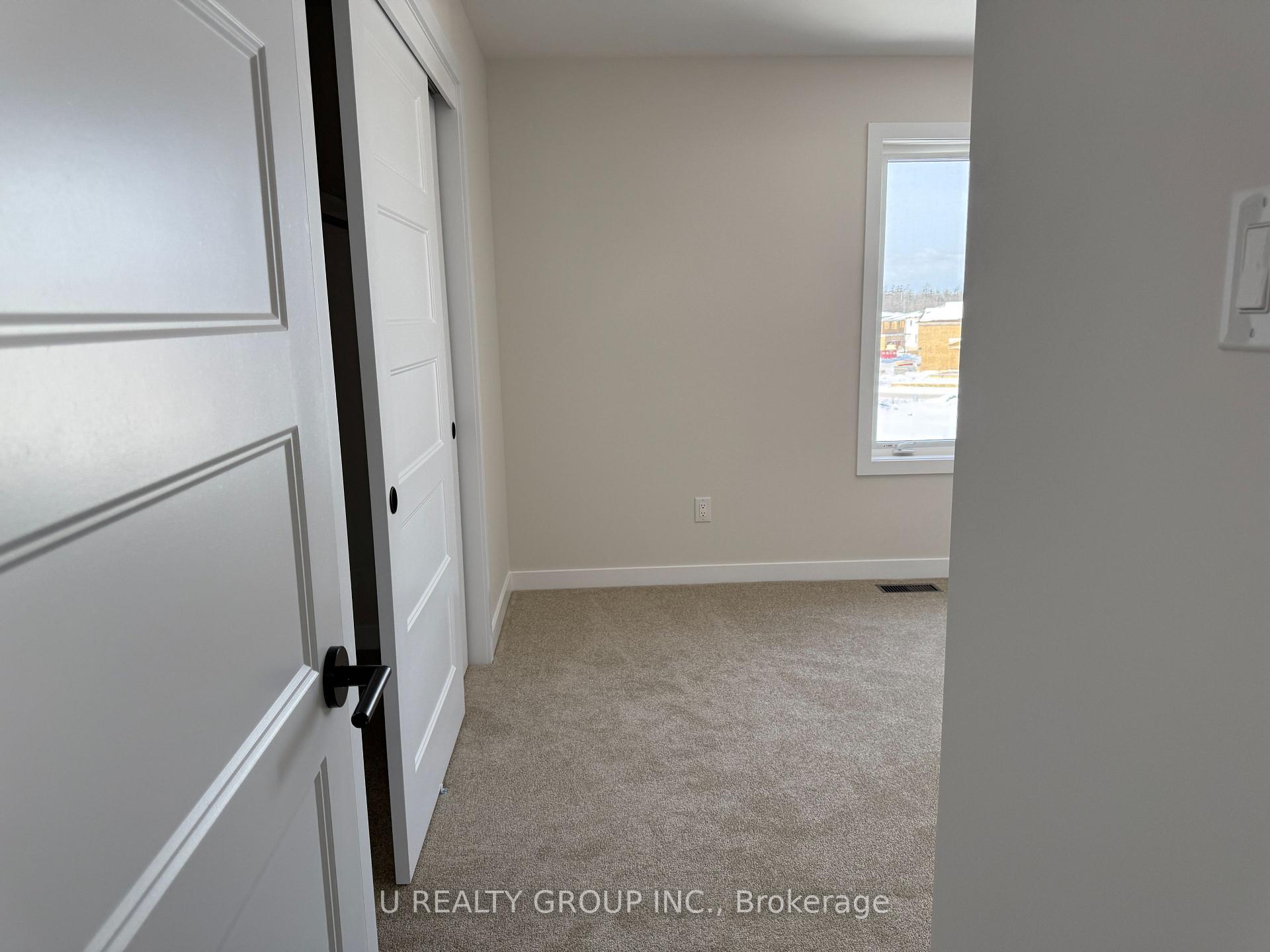Photo 25 of 210 Ginebik Way, Ottawa, Blossom Park/Kemp Park/Findlay Creek — HOMEH
