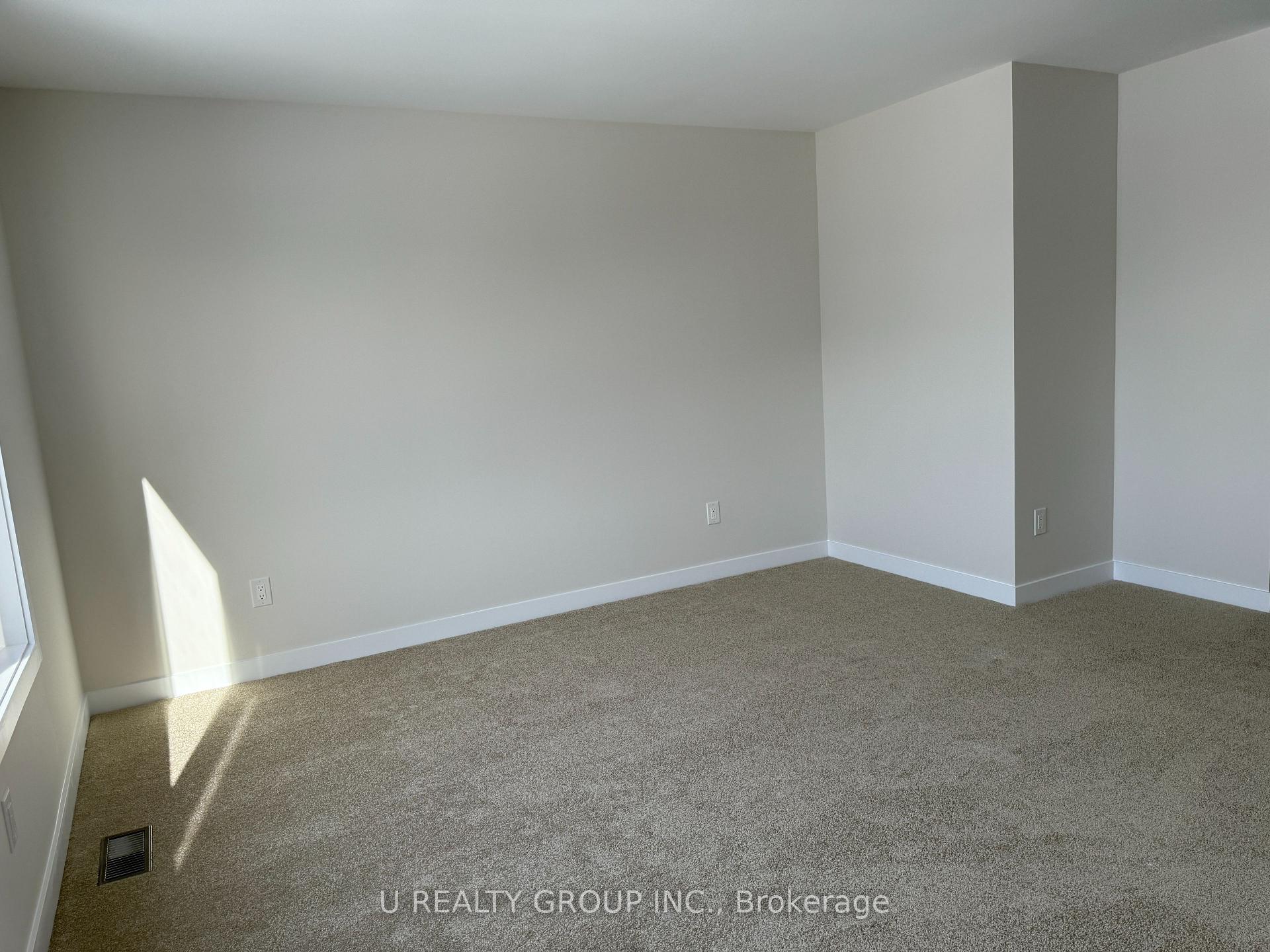 Photo 32 of 210 Ginebik Way, Ottawa, Blossom Park/Kemp Park/Findlay Creek — HOMEH