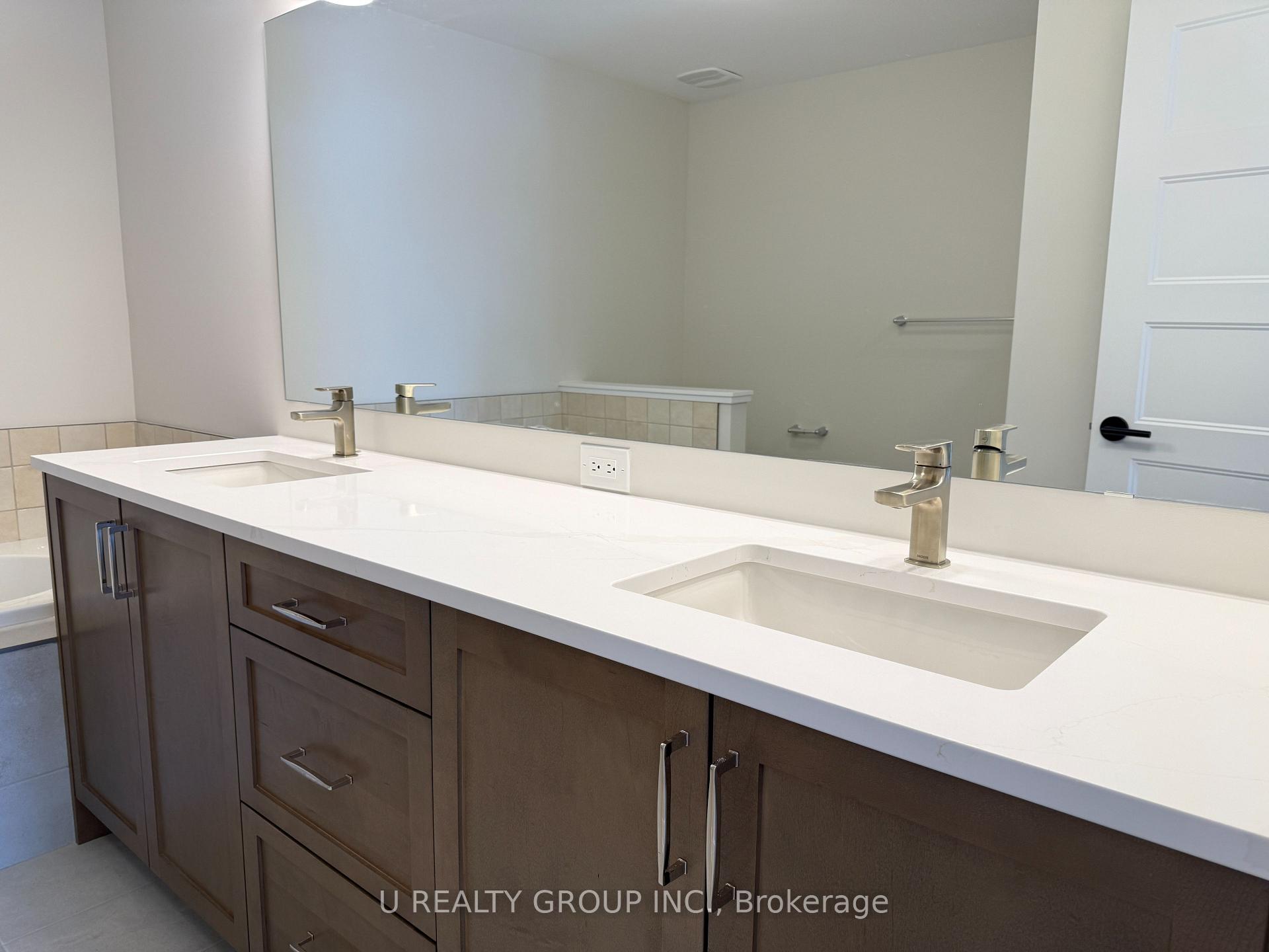 Photo 34 of 210 Ginebik Way, Ottawa, Blossom Park/Kemp Park/Findlay Creek — HOMEH