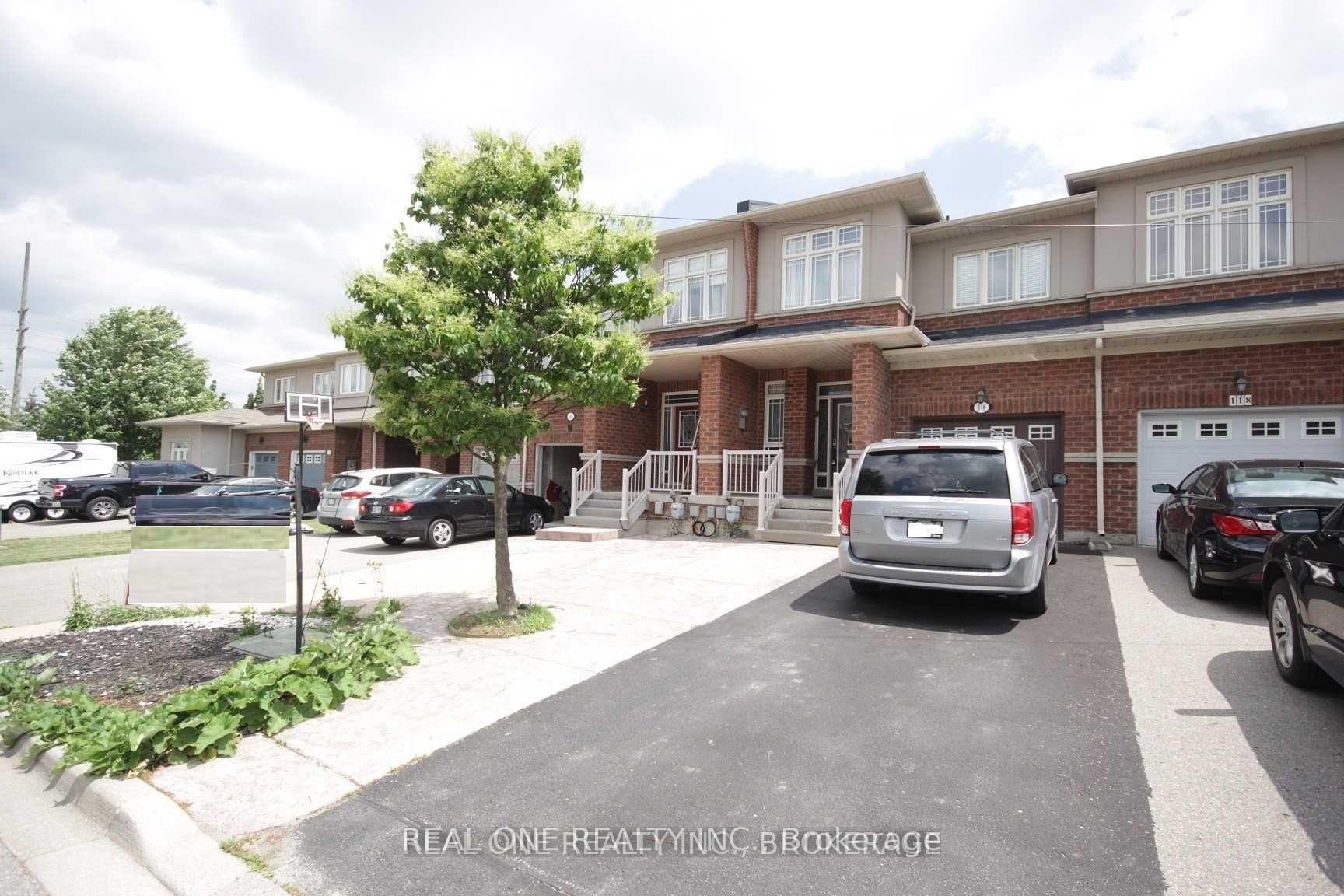 Photo 5 of 116 Mistywood Crescent, Vaughan, Patterson — HOMEH
