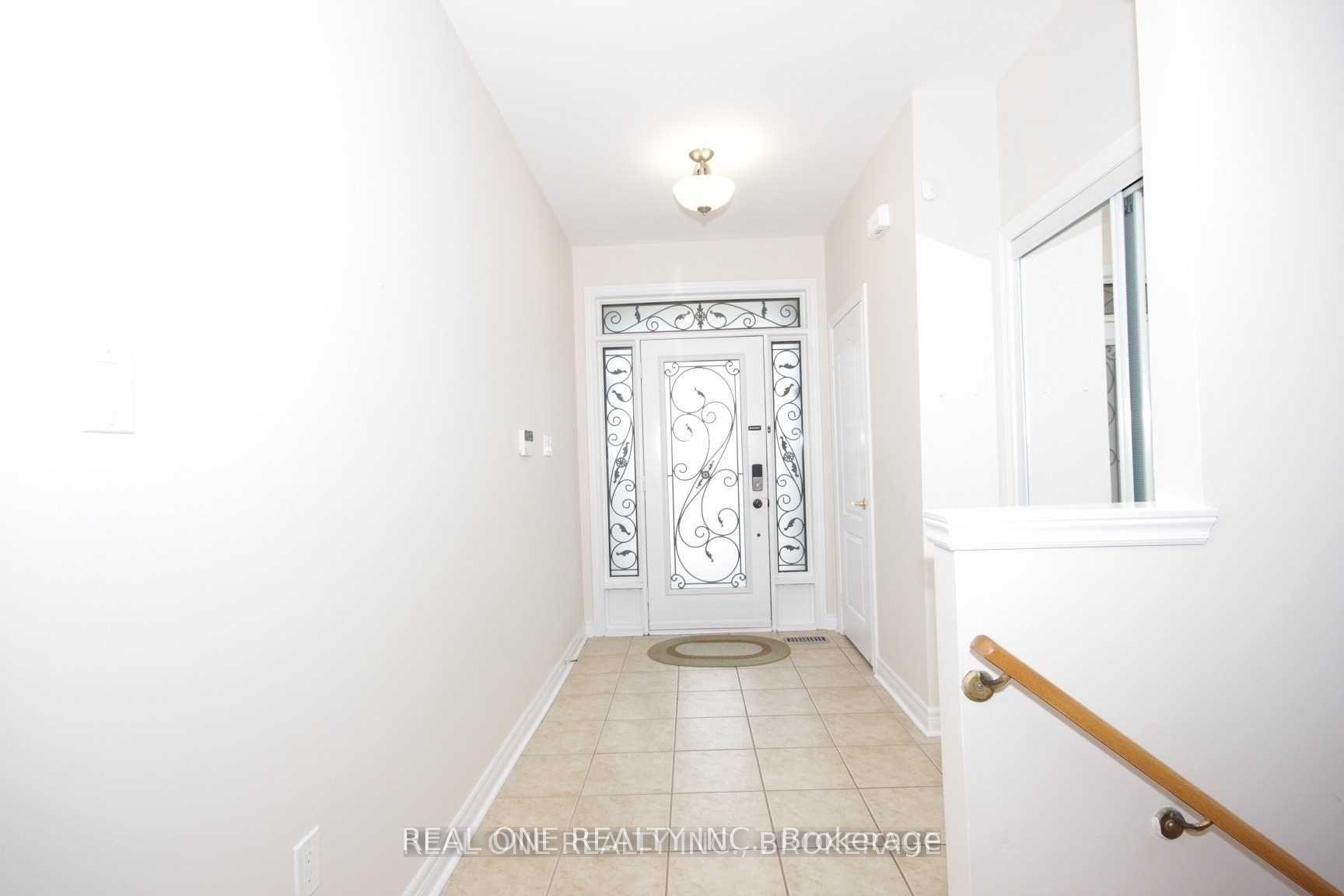 Photo 2 of 116 Mistywood Crescent, Vaughan, Patterson — HOMEH