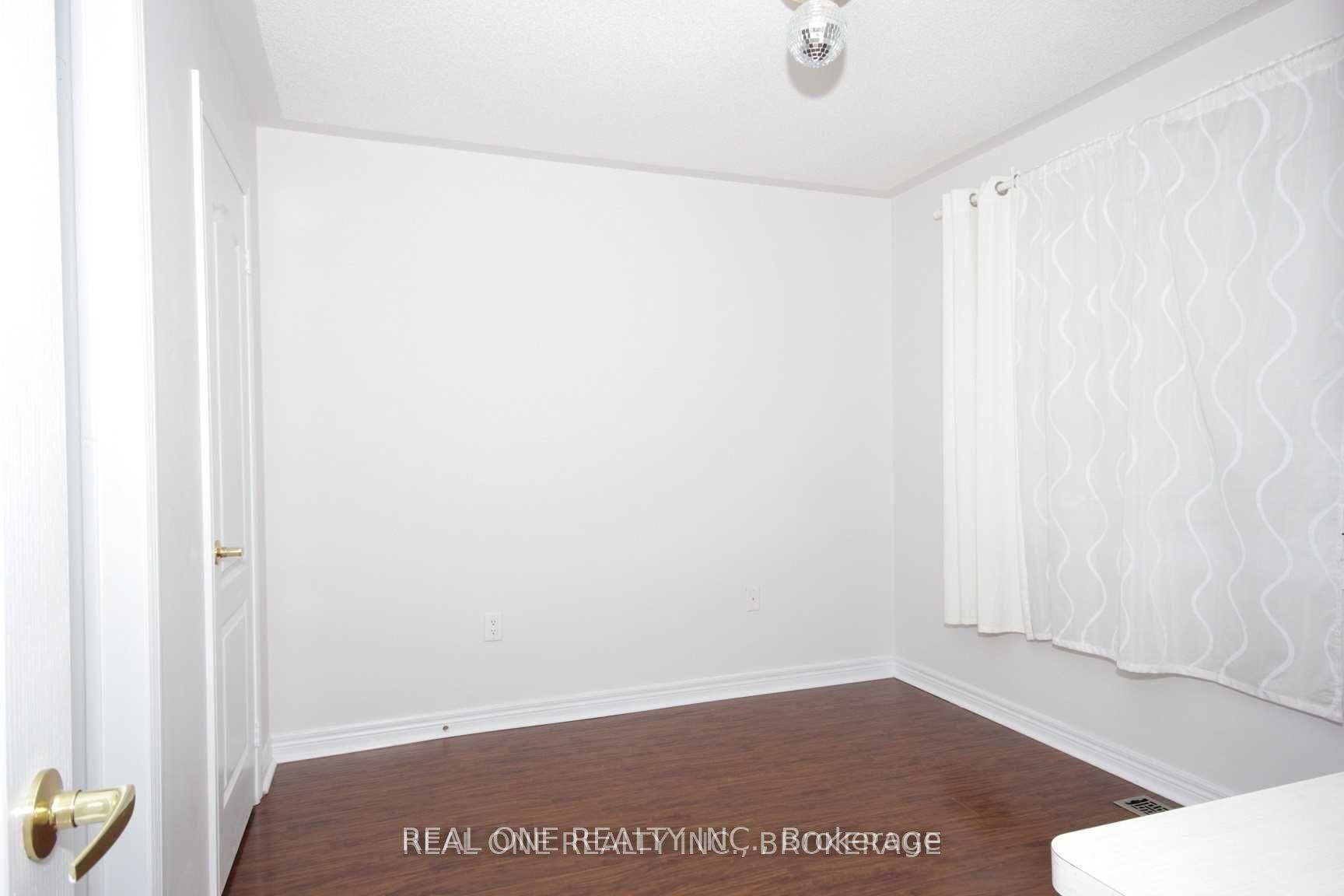 Photo 19 of 116 Mistywood Crescent, Vaughan, Patterson — HOMEH