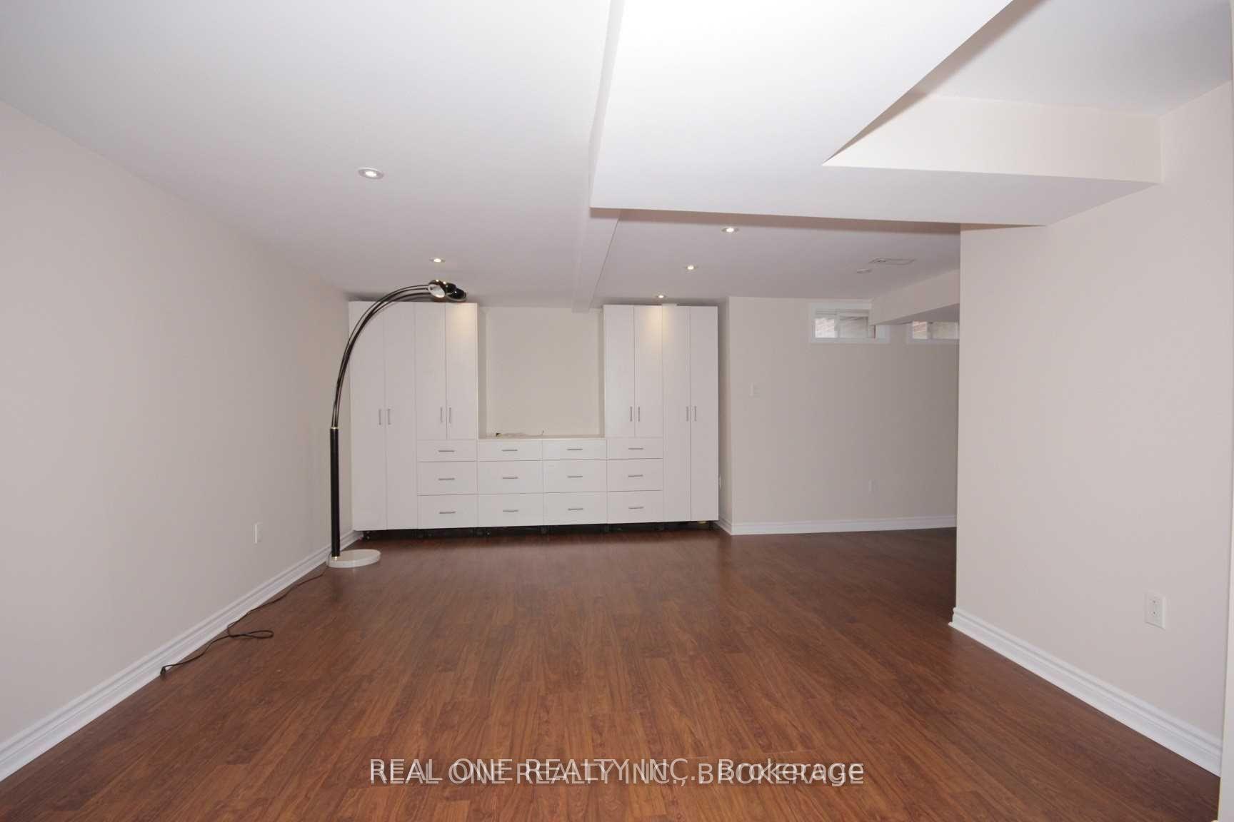 Photo 20 of 116 Mistywood Crescent, Vaughan, Patterson — HOMEH