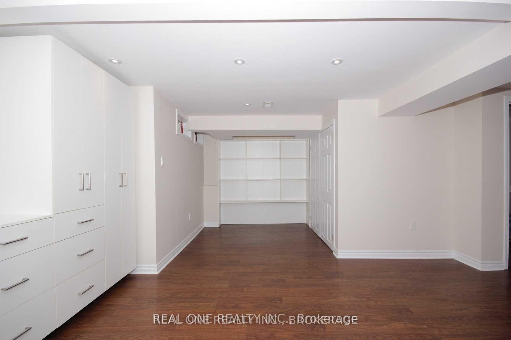Photo 21 of 116 Mistywood Crescent, Vaughan, Patterson — HOMEH