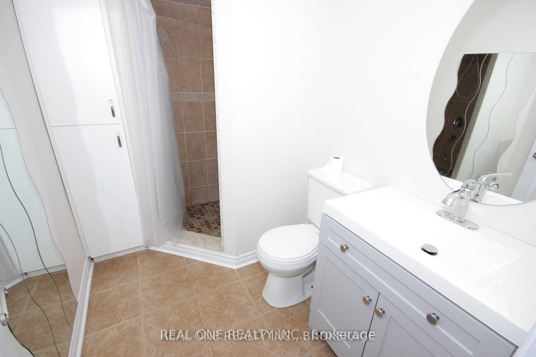 Photo 25 of 116 Mistywood Crescent, Vaughan, Patterson — HOMEH