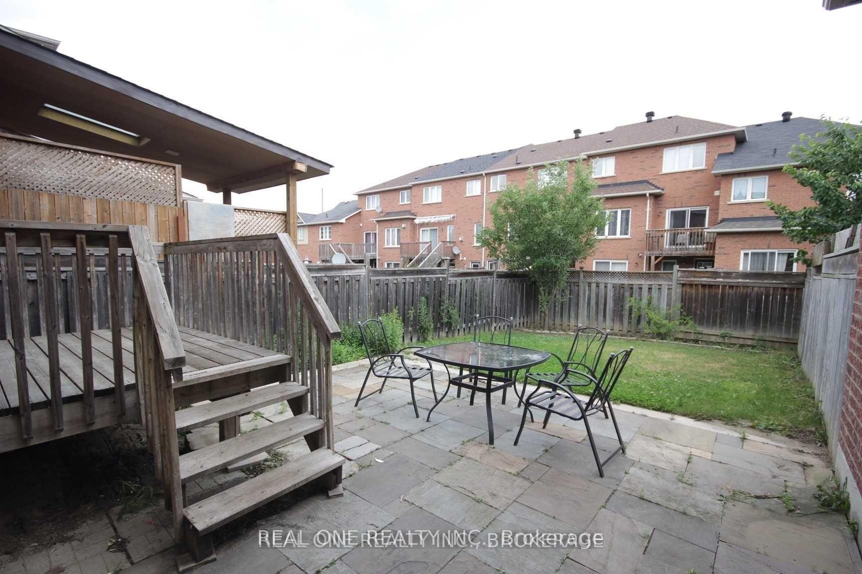 Photo 30 of 116 Mistywood Crescent, Vaughan, Patterson — HOMEH