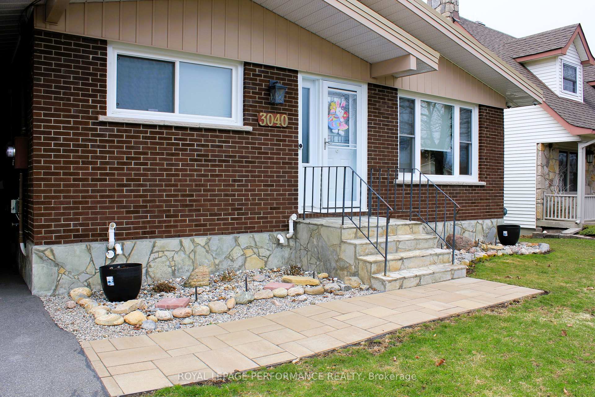 Photo 2 of 3040 Johnston Avenue, Cornwall — HOMEH