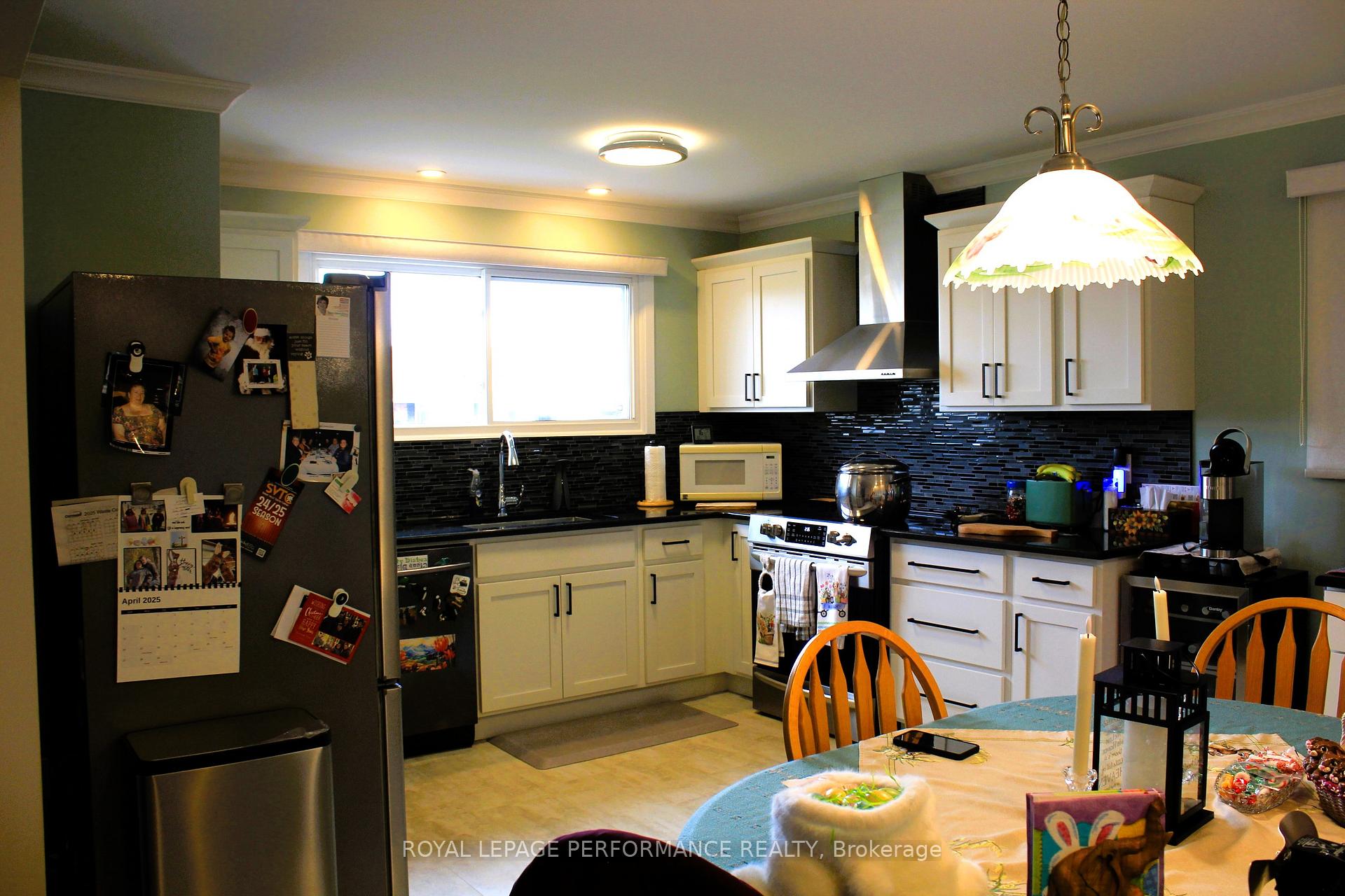 Photo 9 of 3040 Johnston Avenue, Cornwall — HOMEH
