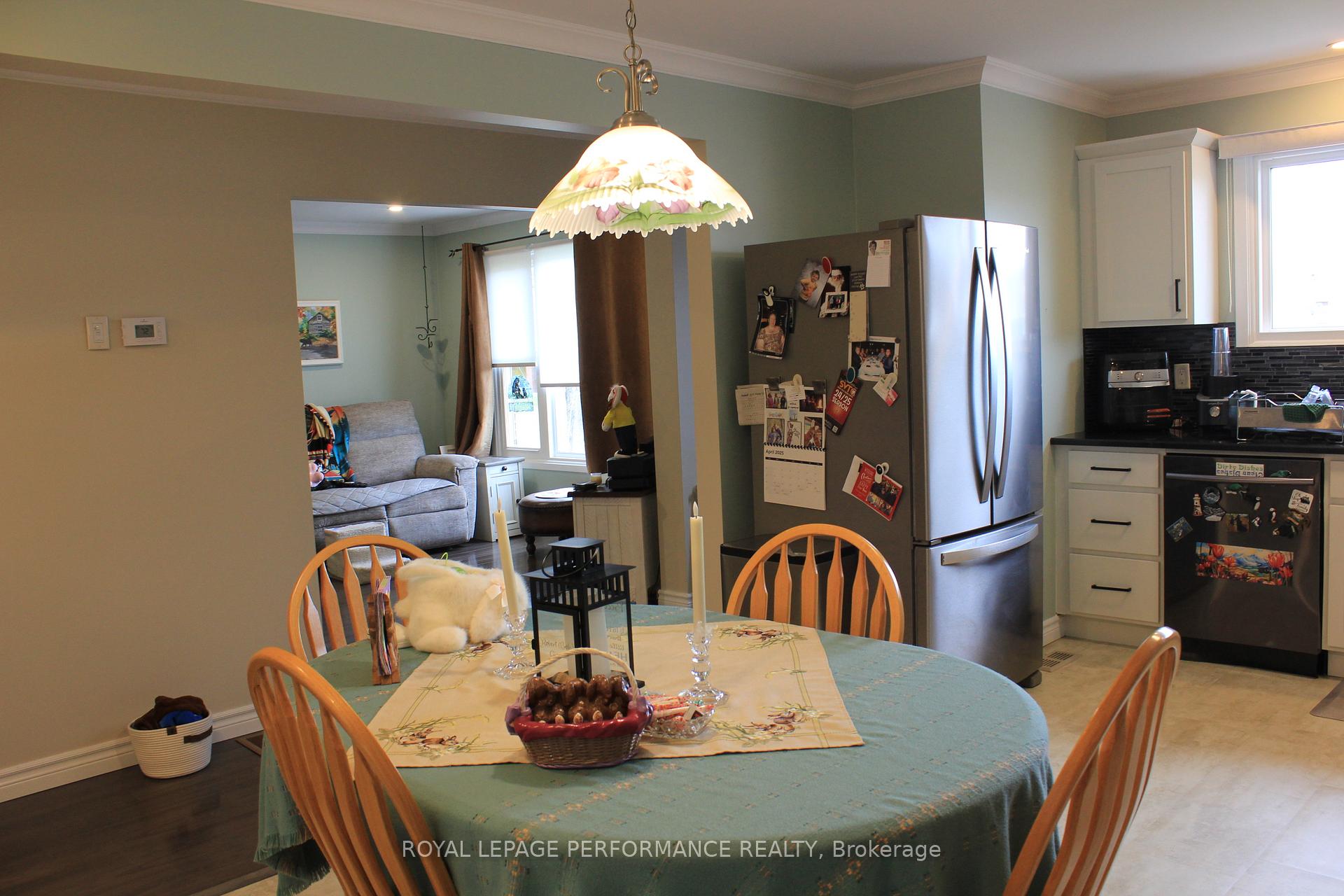 Photo 11 of 3040 Johnston Avenue, Cornwall — HOMEH