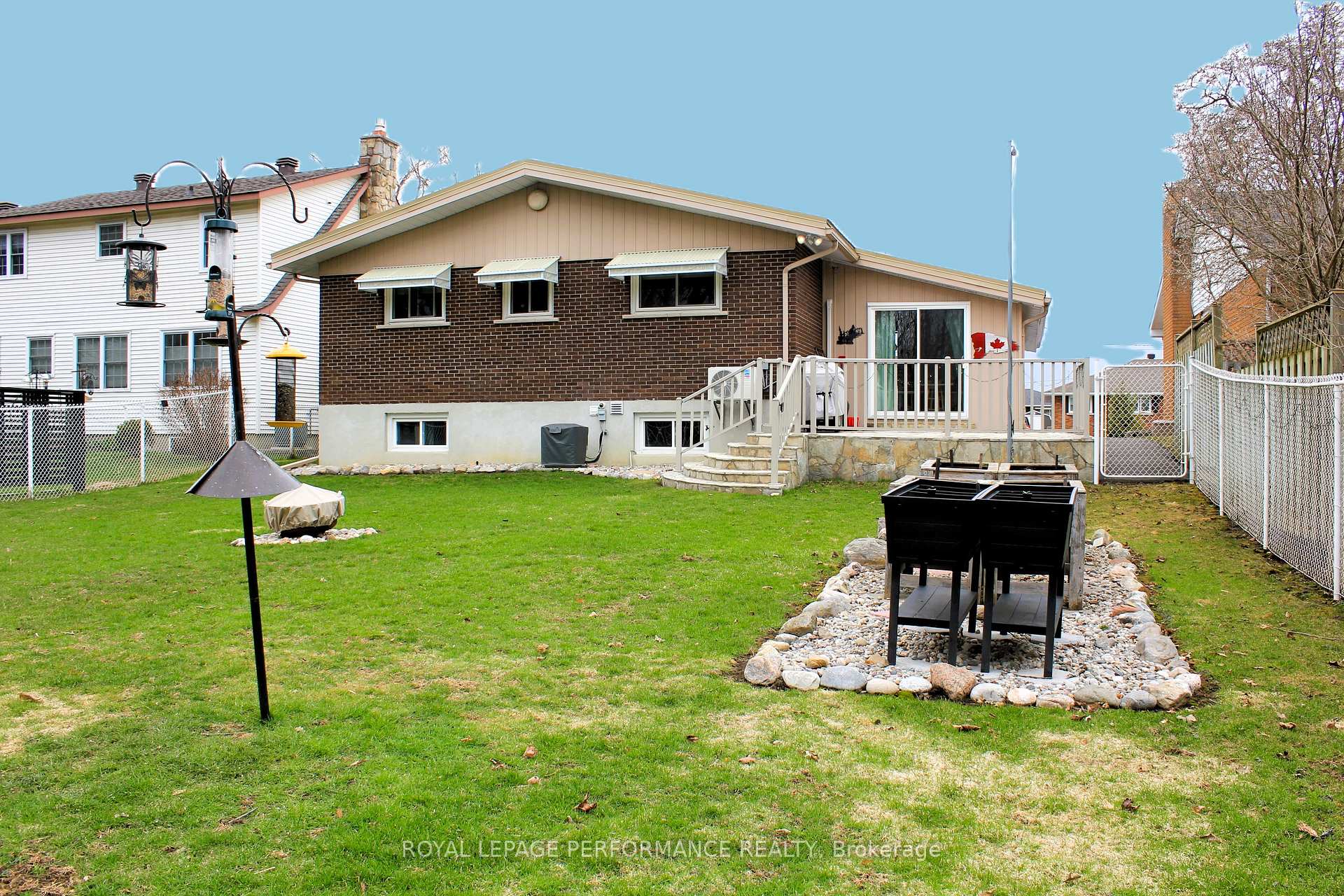 Photo 44 of 3040 Johnston Avenue, Cornwall — HOMEH