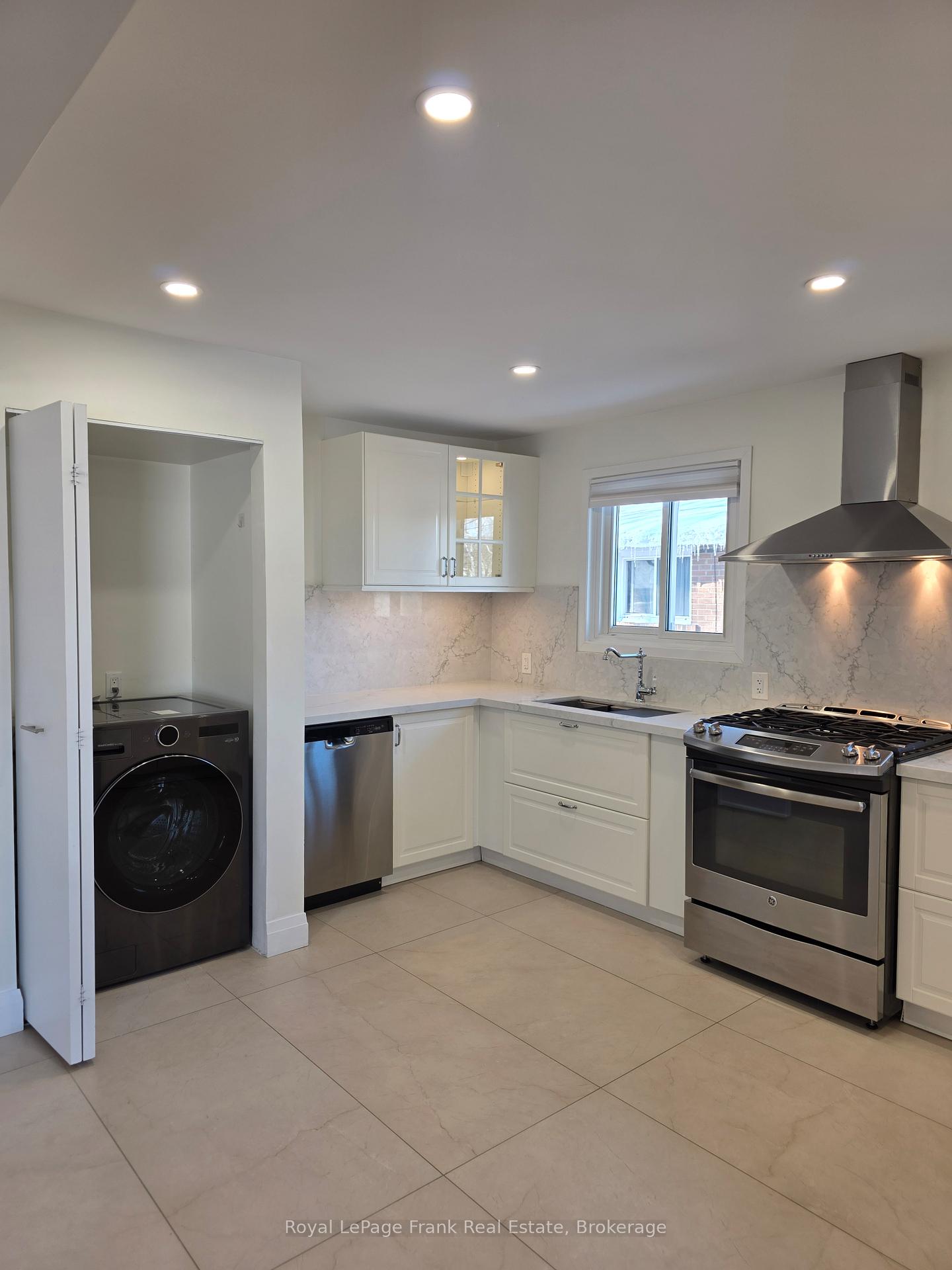 Photo 4 of 660A Chipmunk Street, Pickering, West Shore — HOMEH