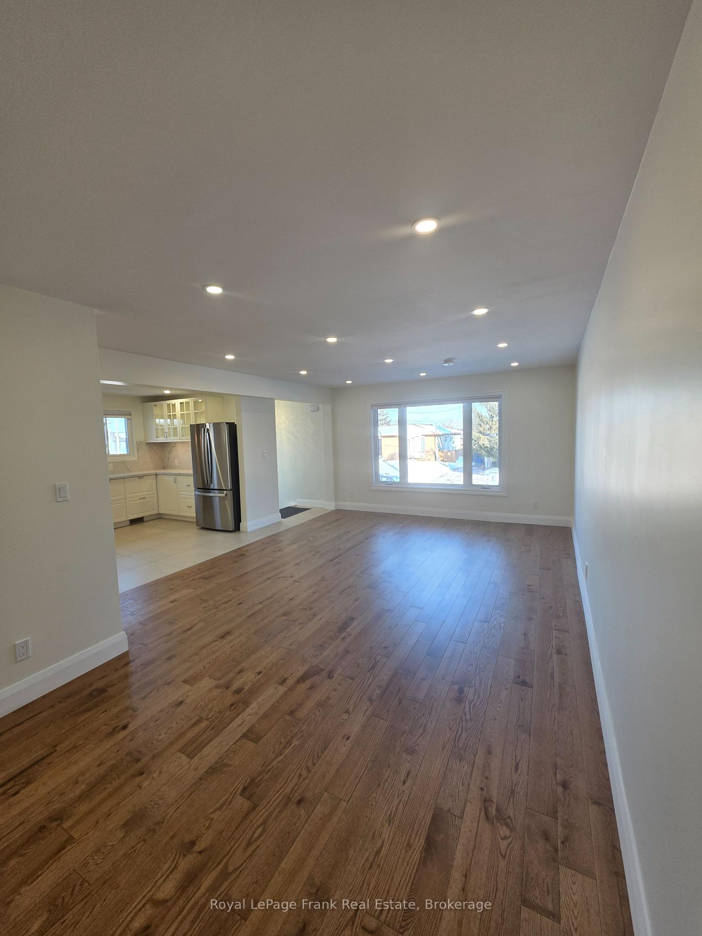 Photo 10 of 660A Chipmunk Street, Pickering, West Shore — HOMEH