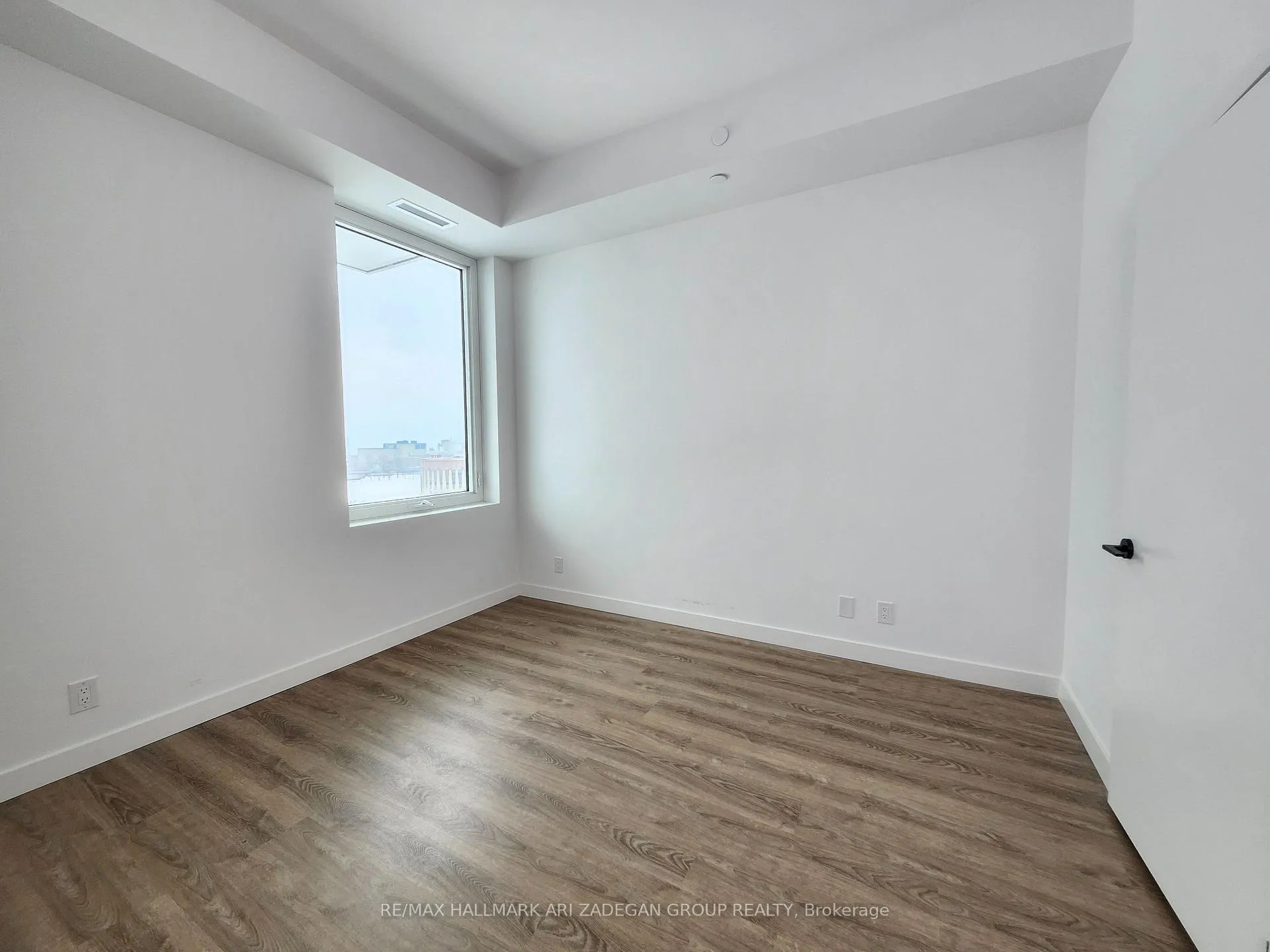 Photo 8 of Unit 806, 1050 Eastern Avenue E, Toronto, The Beaches — HOMEH