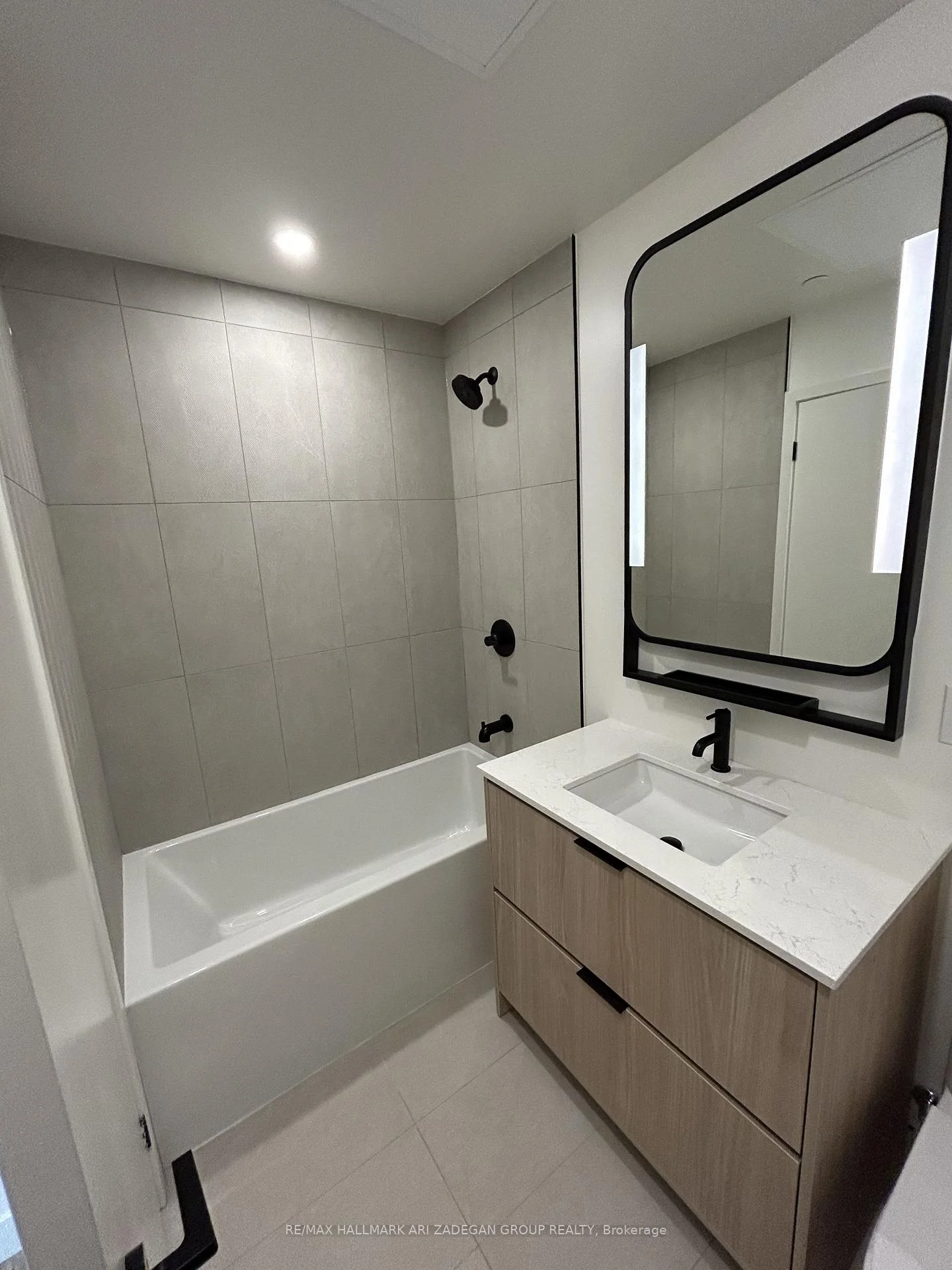 Photo 24 of Unit 806, 1050 Eastern Avenue E, Toronto, The Beaches — HOMEH