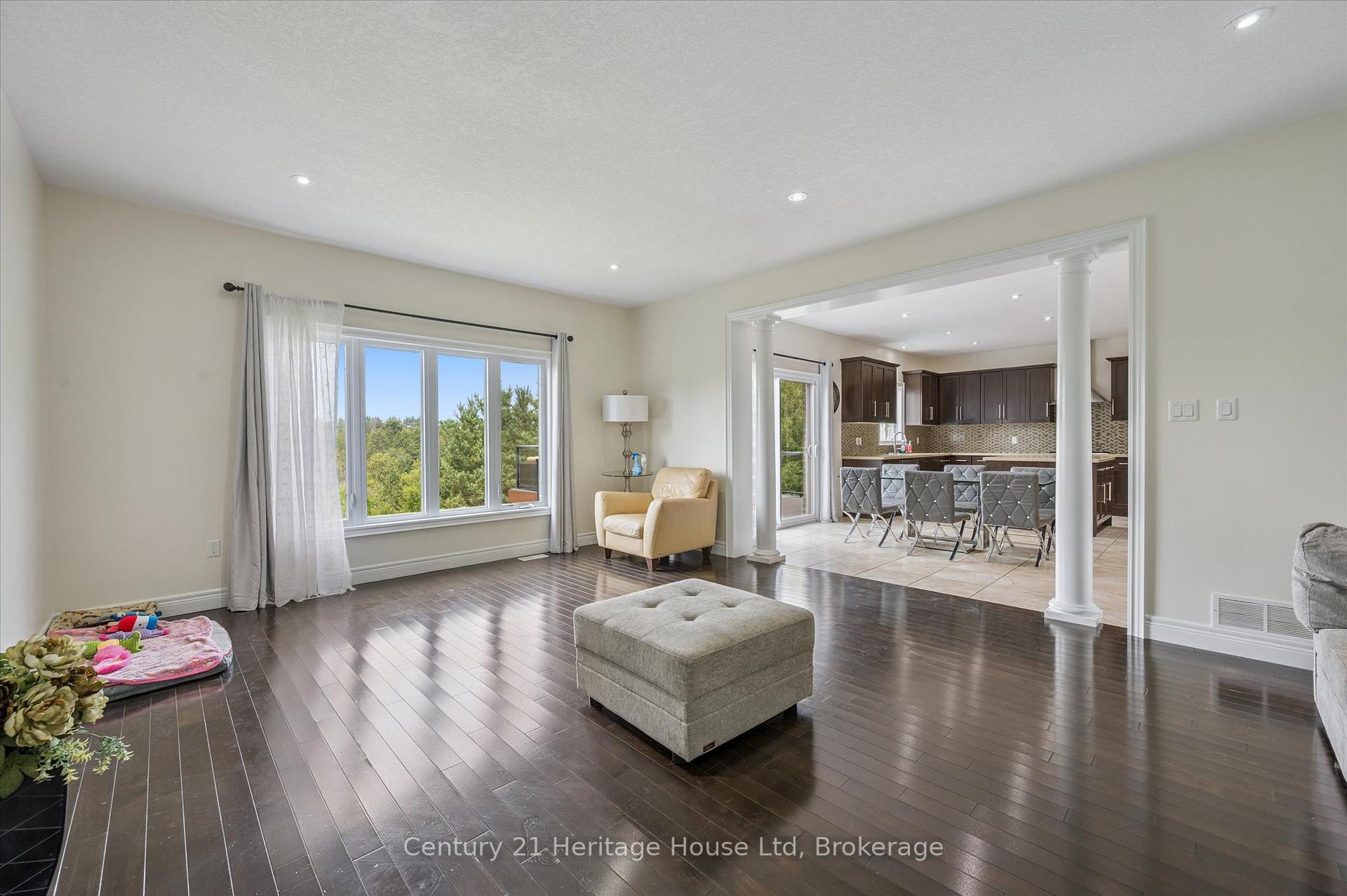 Photo 4 of 76 Zaduk Place, Guelph, Kortright East — HOMEH