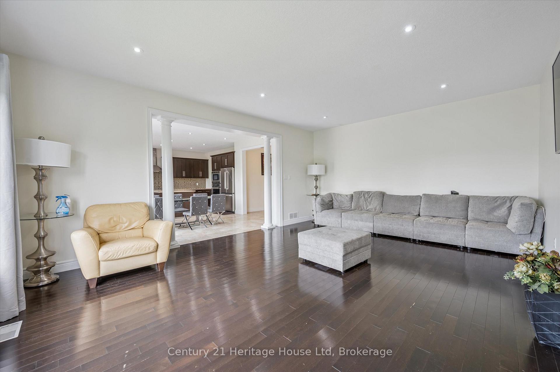 Photo 5 of 76 Zaduk Place, Guelph, Kortright East — HOMEH