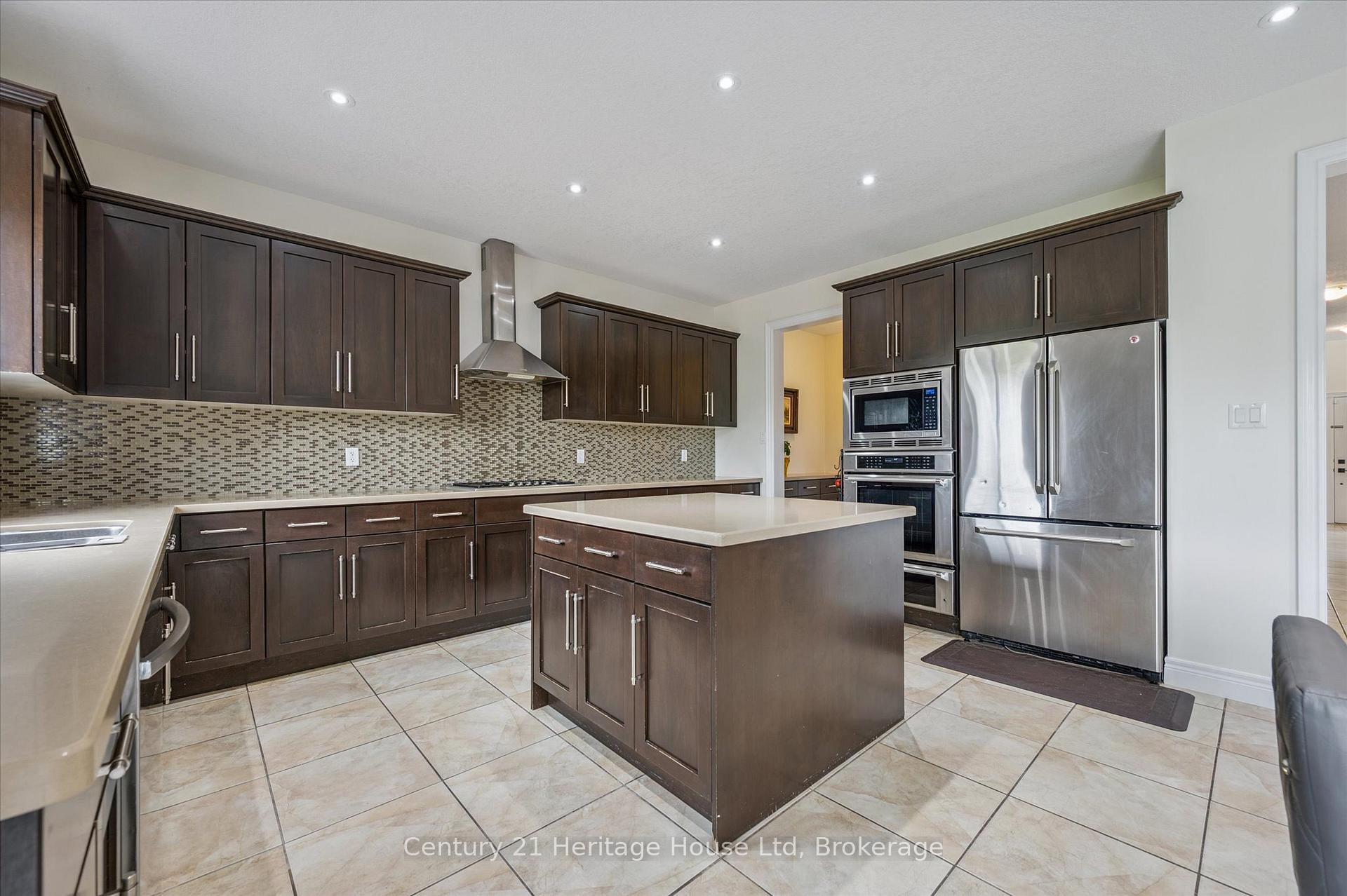 Photo 8 of 76 Zaduk Place, Guelph, Kortright East — HOMEH