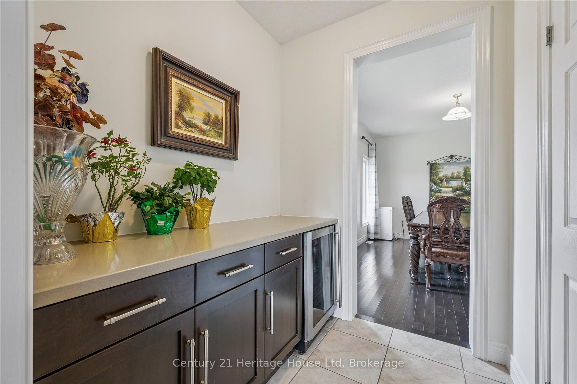 Photo 11 of 76 Zaduk Place, Guelph, Kortright East — HOMEH
