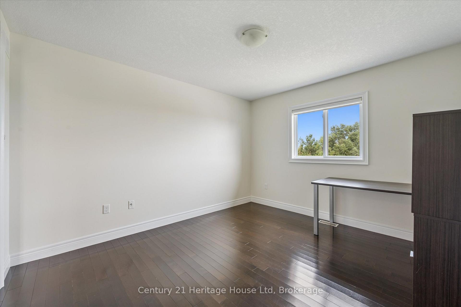 Photo 18 of 76 Zaduk Place, Guelph, Kortright East — HOMEH