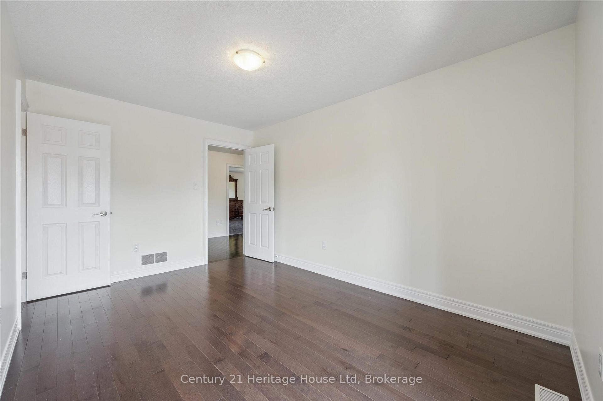Photo 21 of 76 Zaduk Place, Guelph, Kortright East — HOMEH