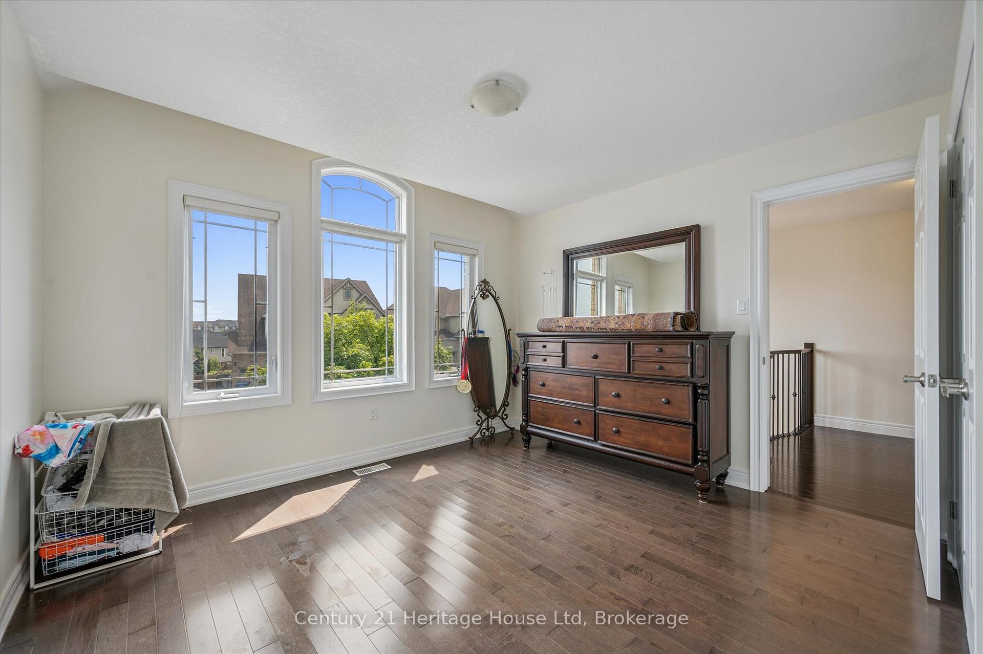 Photo 24 of 76 Zaduk Place, Guelph, Kortright East — HOMEH