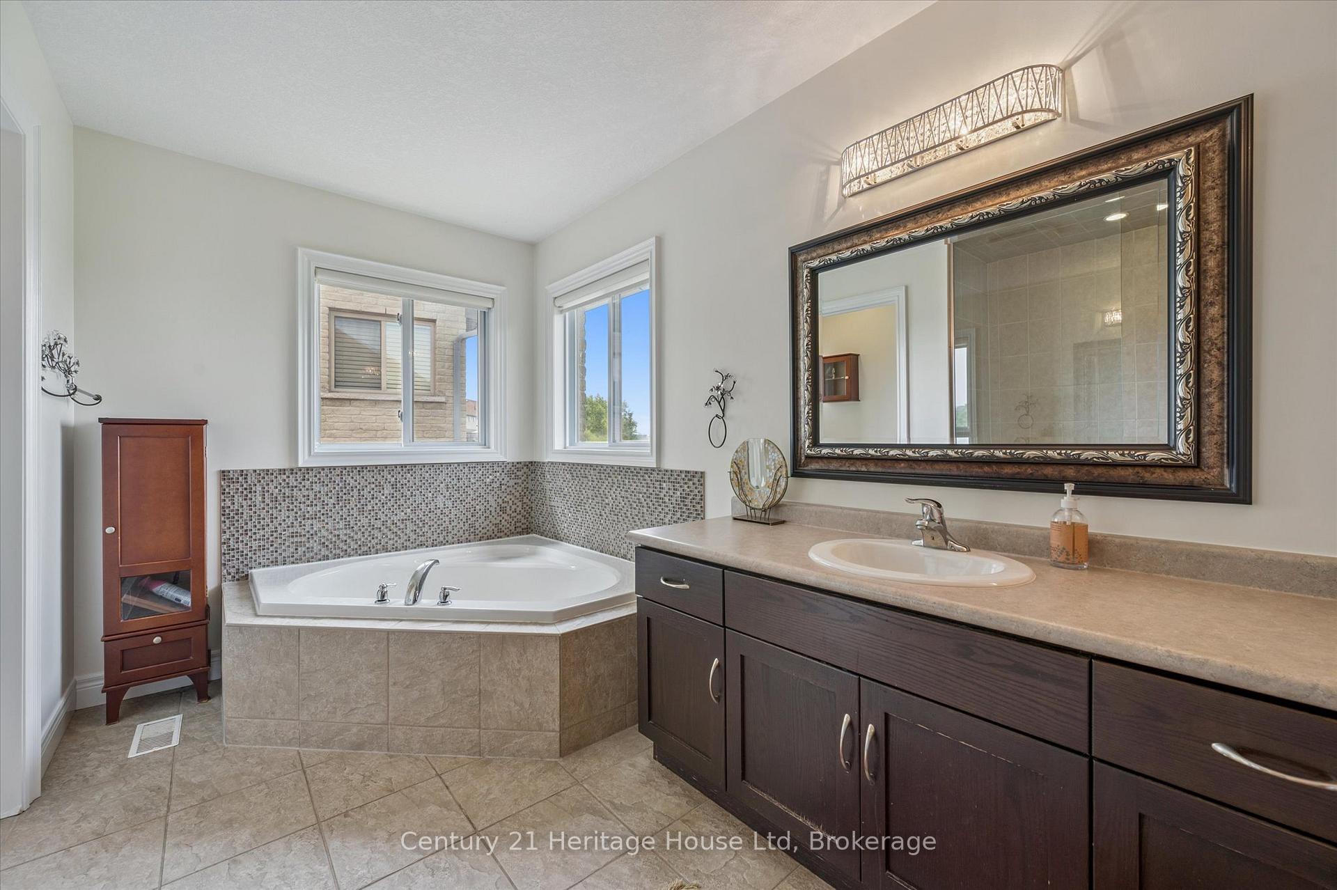 Photo 31 of 76 Zaduk Place, Guelph, Kortright East — HOMEH