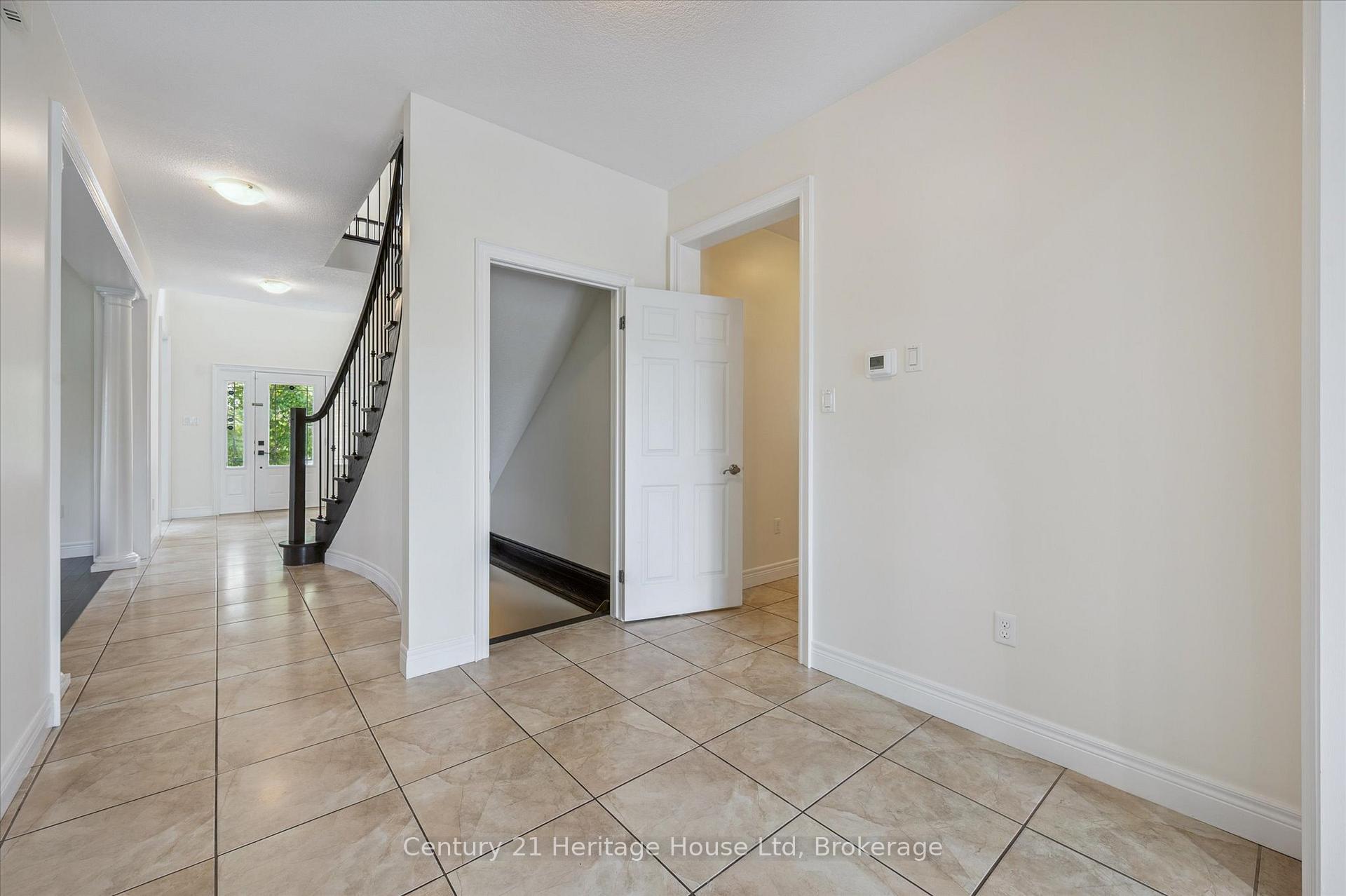 Photo 33 of 76 Zaduk Place, Guelph, Kortright East — HOMEH