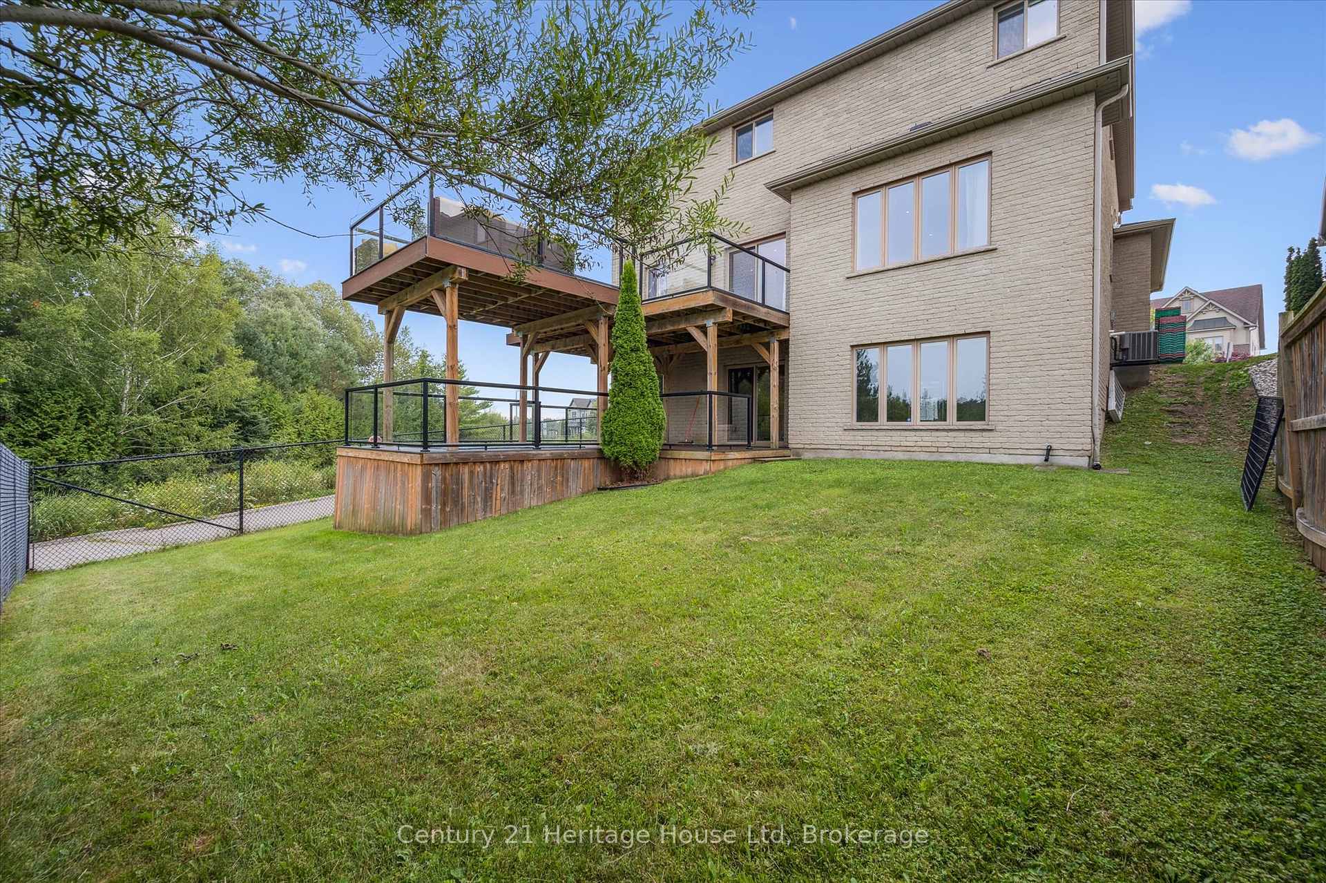 Photo 46 of 76 Zaduk Place, Guelph, Kortright East — HOMEH