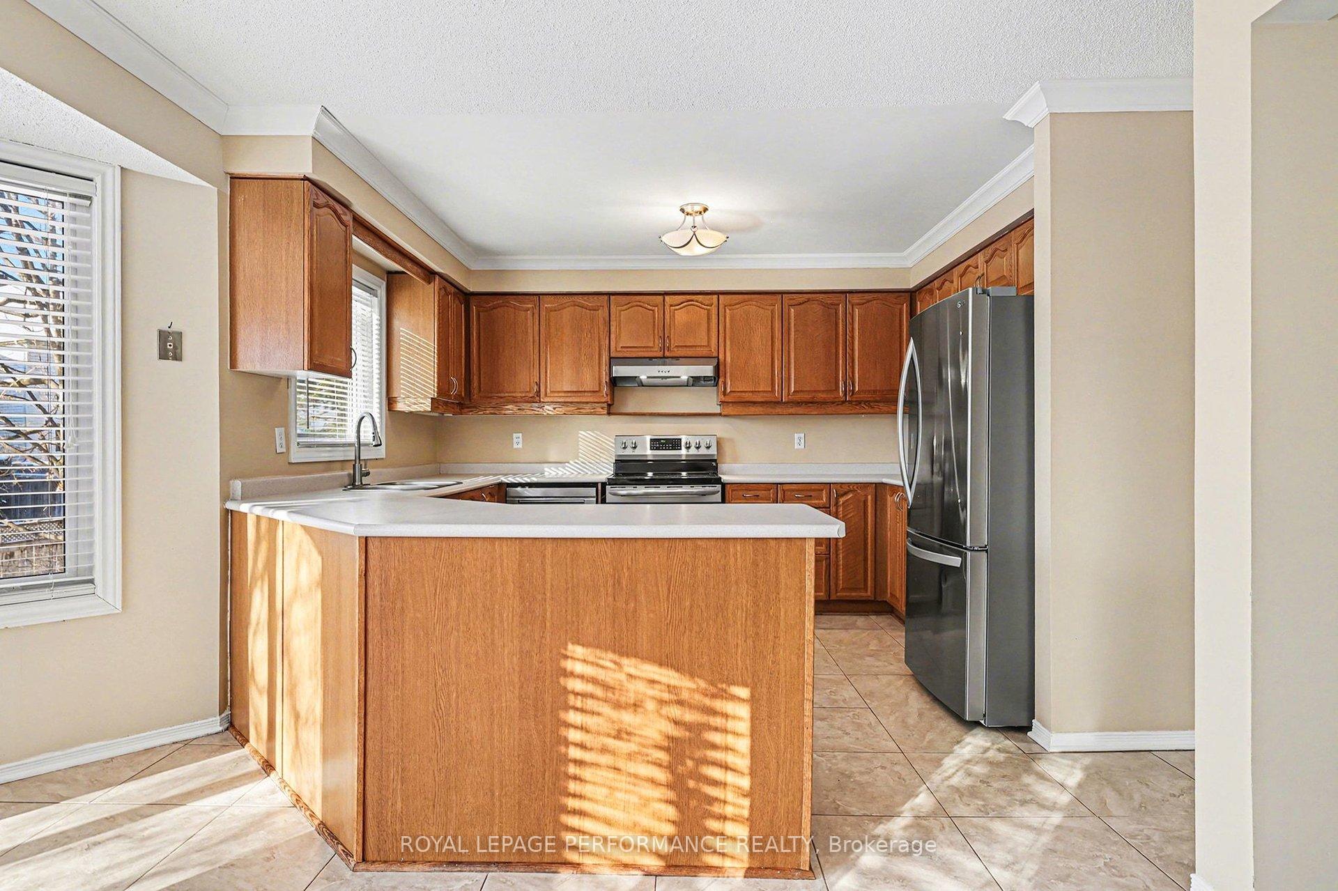 Photo 7 of 27 Beamish Crescent, Ottawa, Kanata - Morgan's Grant/South March — HOMEH