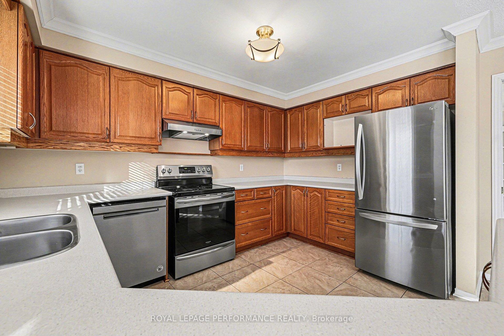 Photo 11 of 27 Beamish Crescent, Ottawa, Kanata - Morgan's Grant/South March — HOMEH