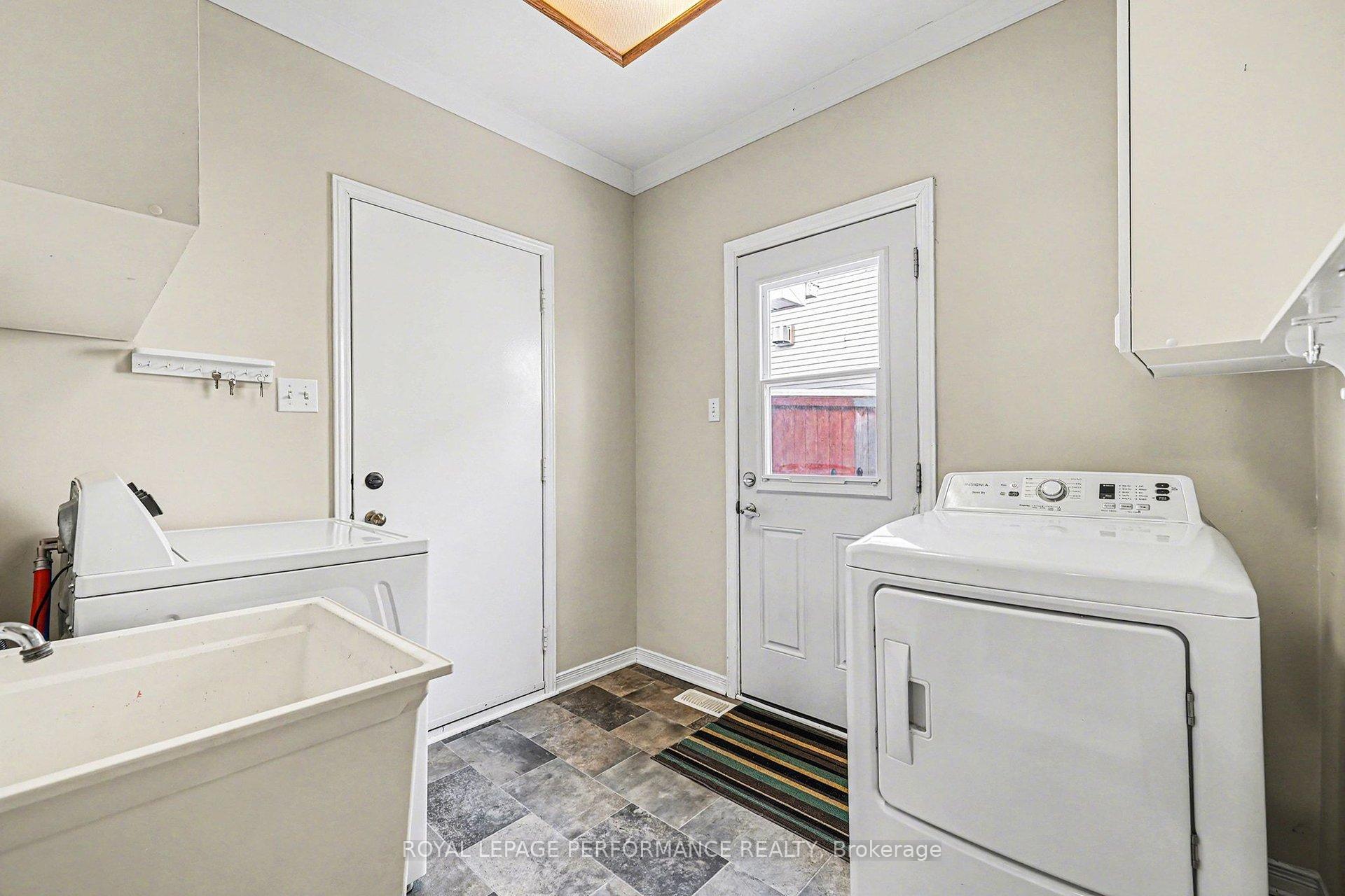 Photo 18 of 27 Beamish Crescent, Ottawa, Kanata - Morgan's Grant/South March — HOMEH