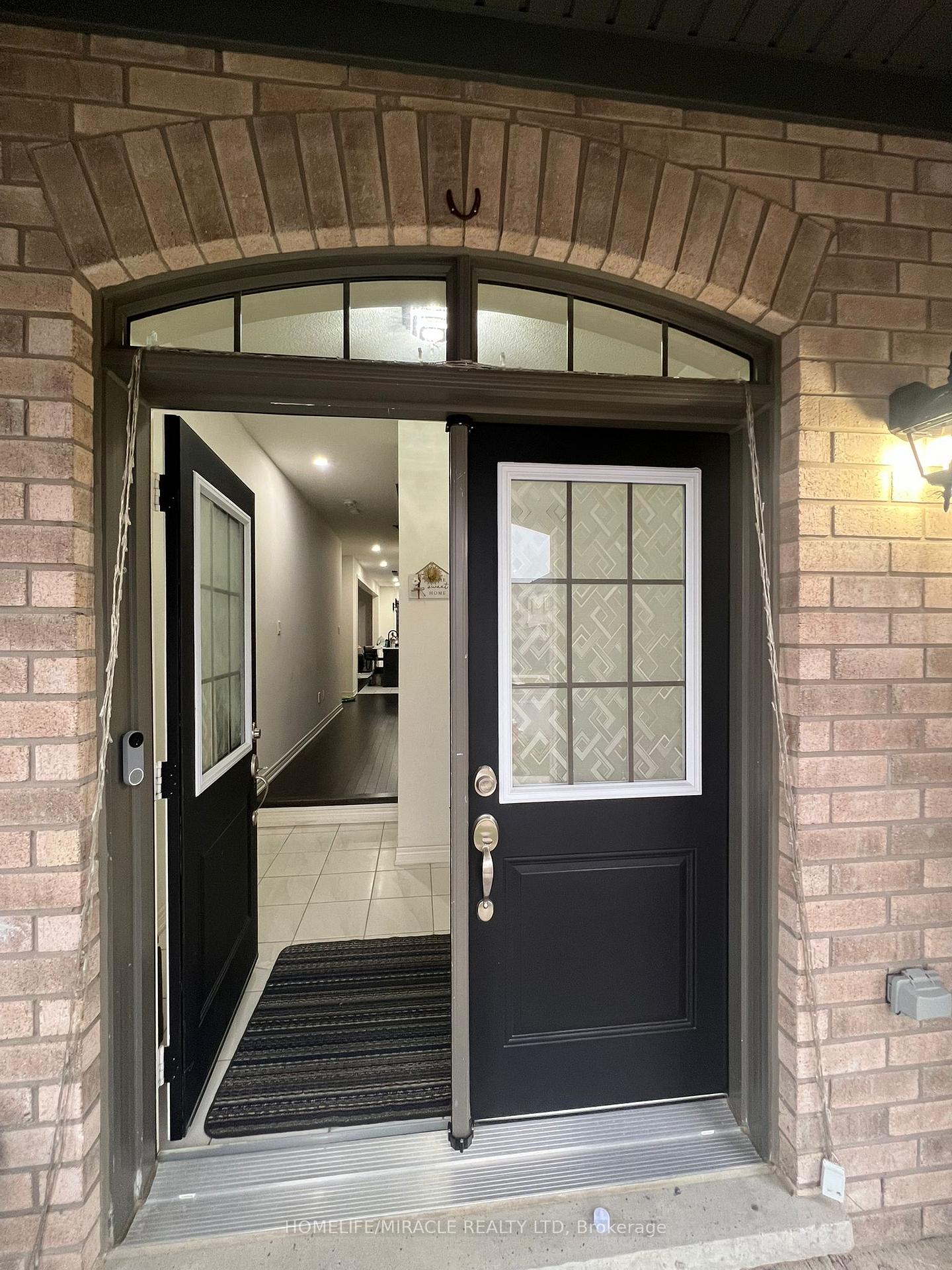 Photo 6 of 85 Cobriza Crescent, Brampton, Northwest Brampton — HOMEH