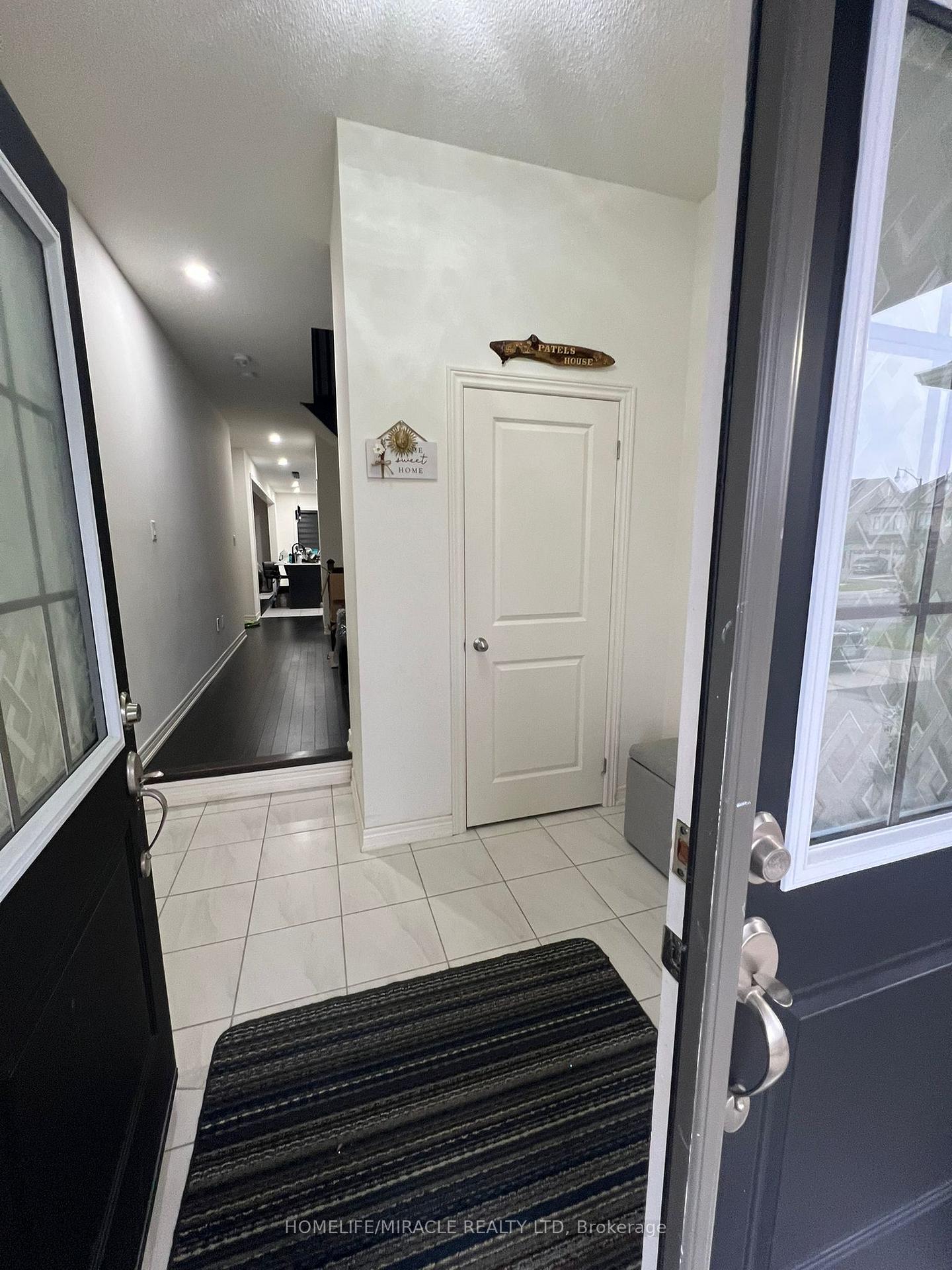 Photo 8 of 85 Cobriza Crescent, Brampton, Northwest Brampton — HOMEH