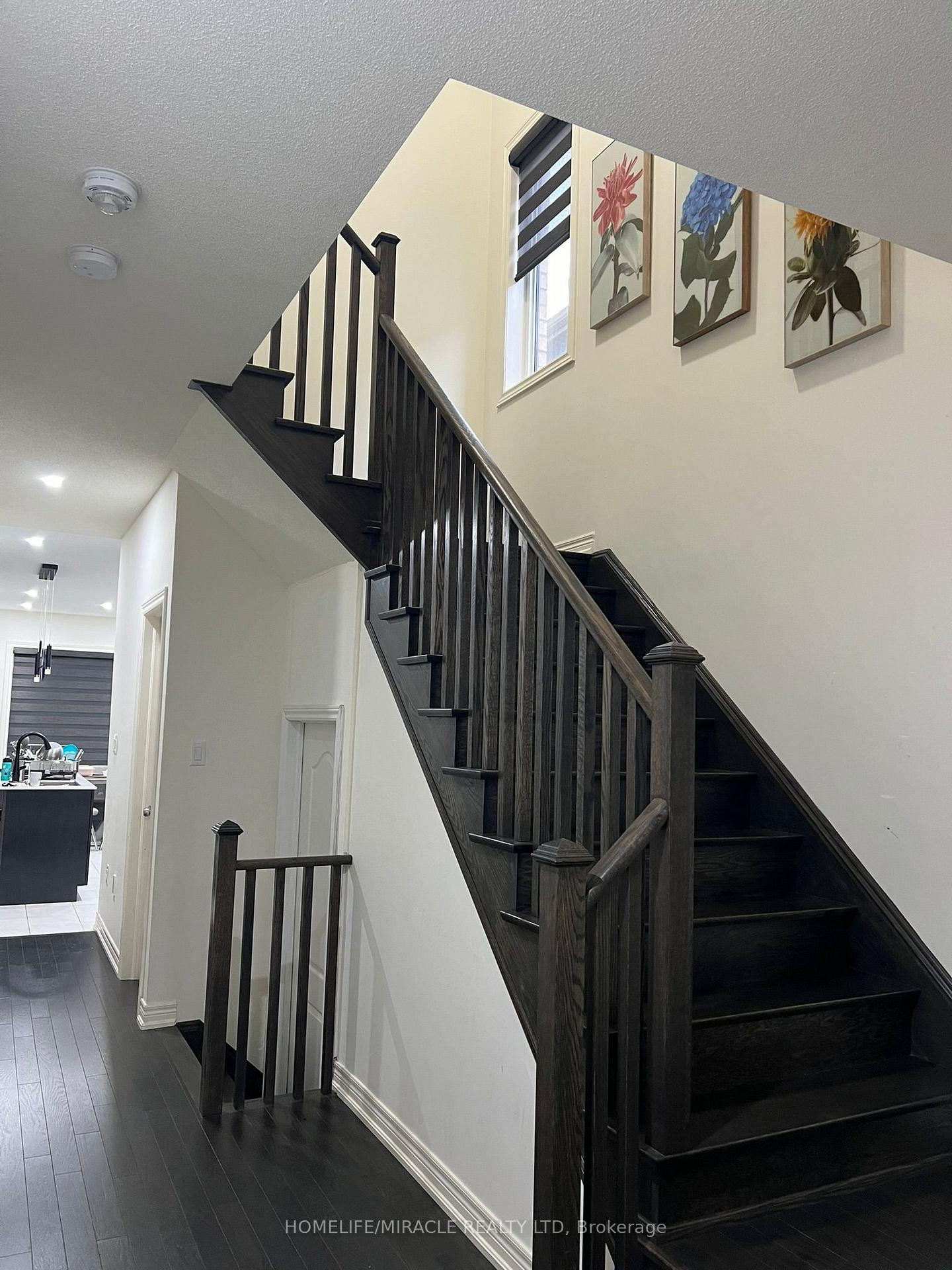 Photo 9 of 85 Cobriza Crescent, Brampton, Northwest Brampton — HOMEH