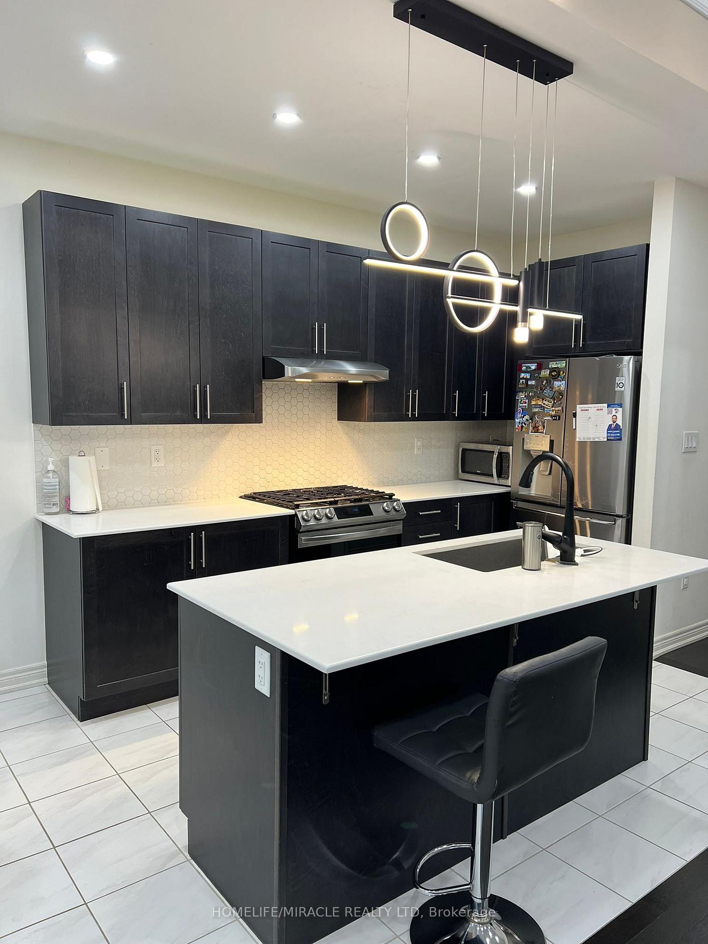 Photo 7 of 85 Cobriza Crescent, Brampton, Northwest Brampton — HOMEH
