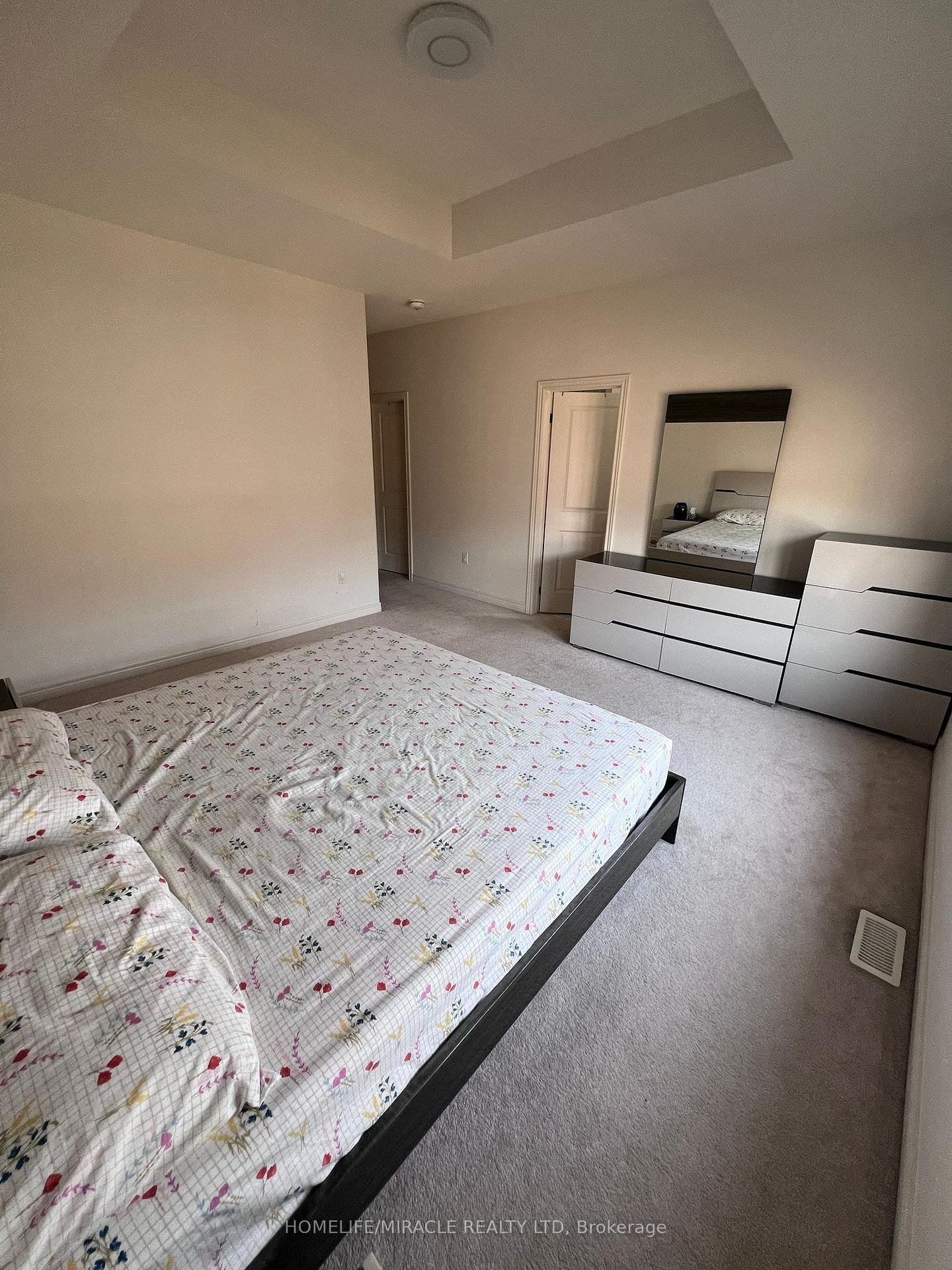 Photo 17 of 85 Cobriza Crescent, Brampton, Northwest Brampton — HOMEH