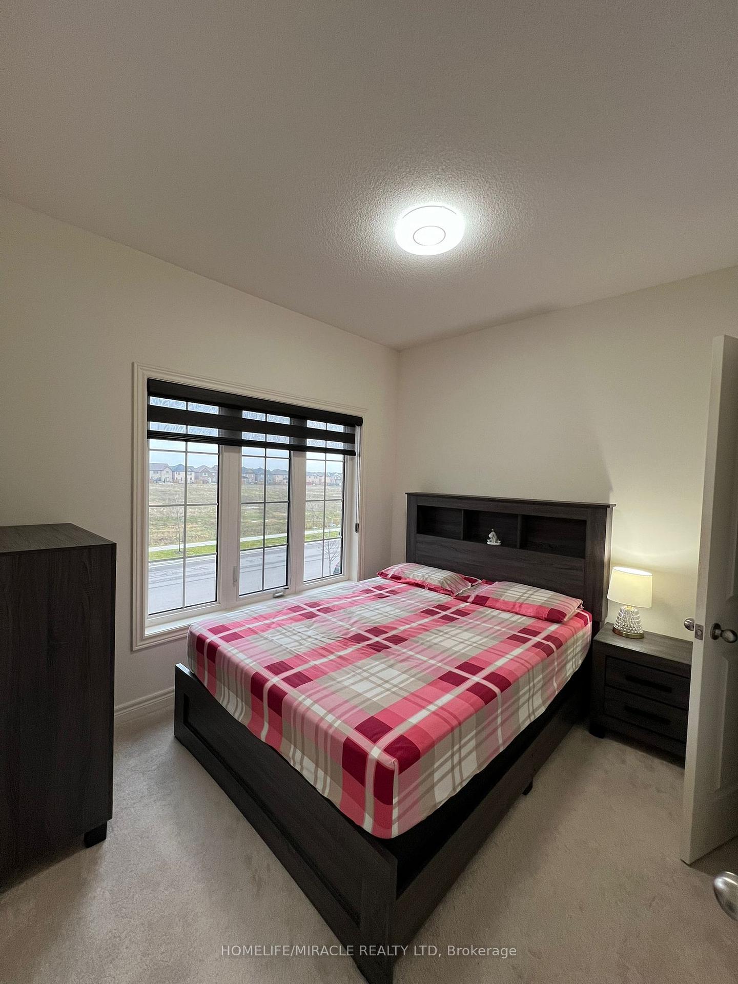 Photo 28 of 85 Cobriza Crescent, Brampton, Northwest Brampton — HOMEH