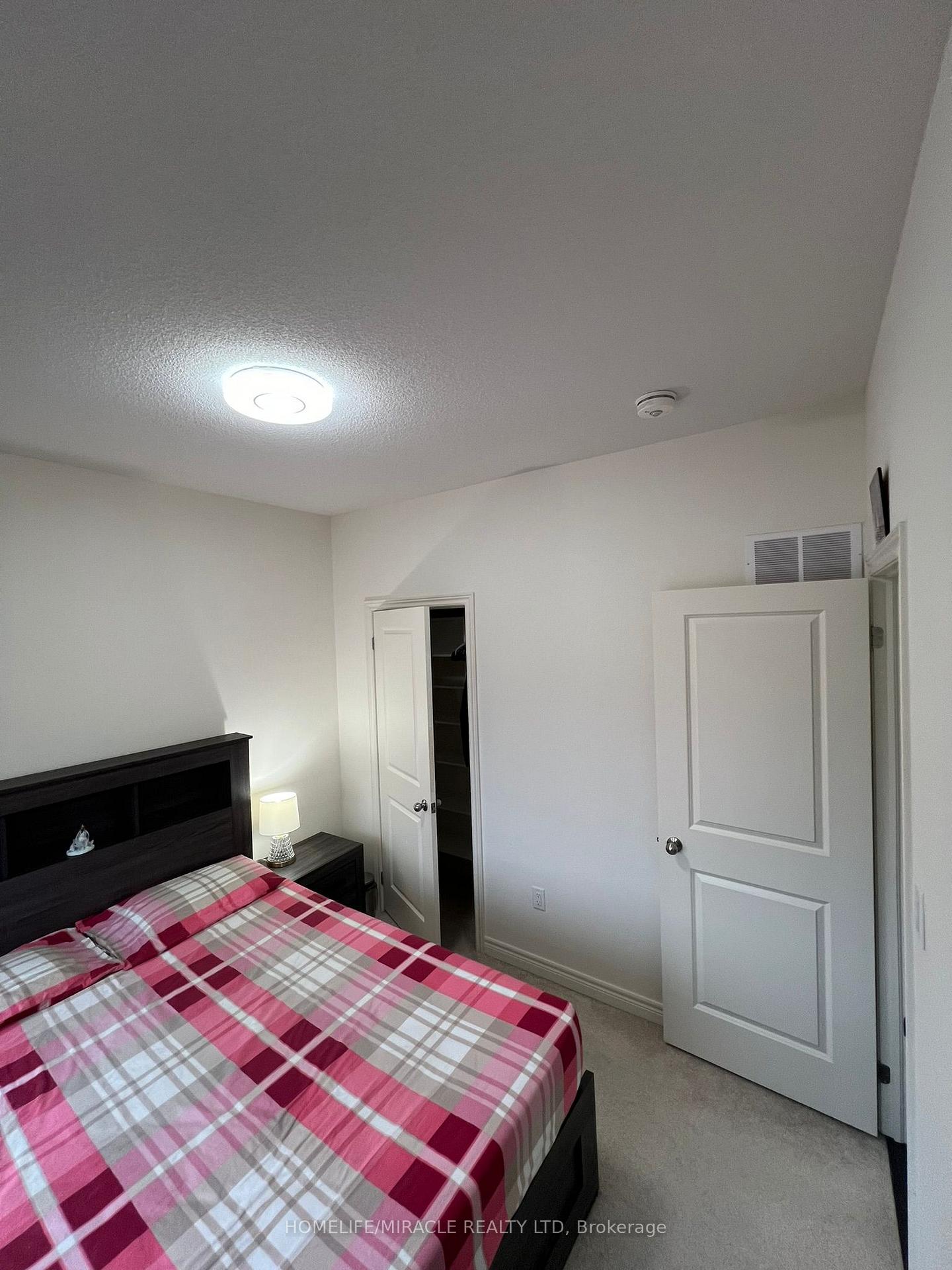 Photo 24 of 85 Cobriza Crescent, Brampton, Northwest Brampton — HOMEH