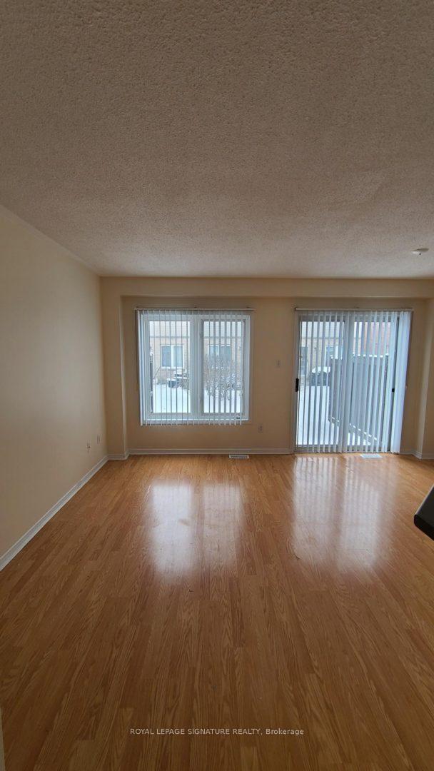 Photo 4 of Unit 4, 5 Fairglen Avenue, Brampton, Brampton West — HOMEH