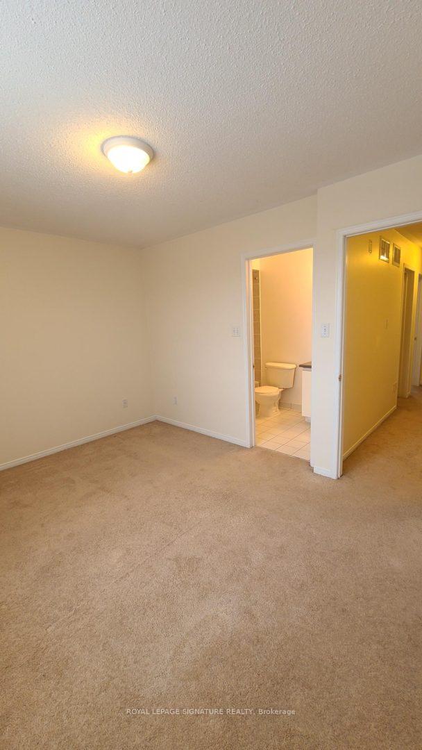 Photo 8 of Unit 4, 5 Fairglen Avenue, Brampton, Brampton West — HOMEH