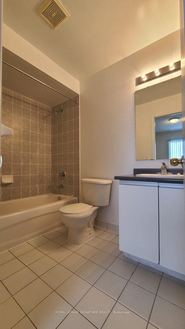 Photo 11 of Unit 4, 5 Fairglen Avenue, Brampton, Brampton West — HOMEH