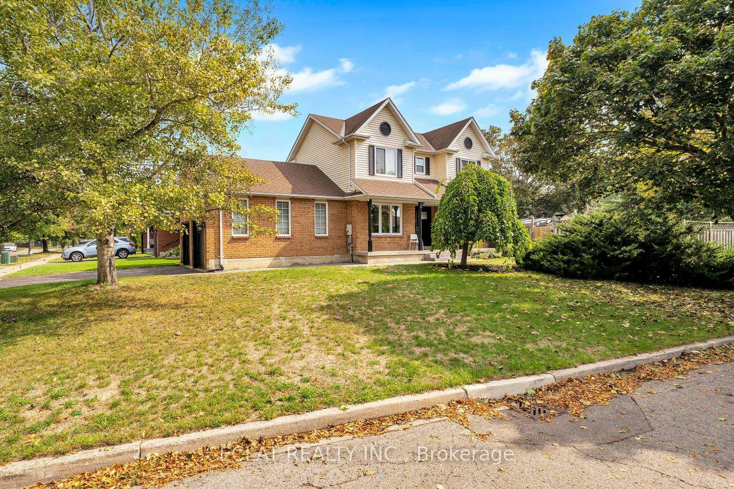 Photo 1 of 11 Strathallan Drive S, Clarington, Courtice — HOMEH