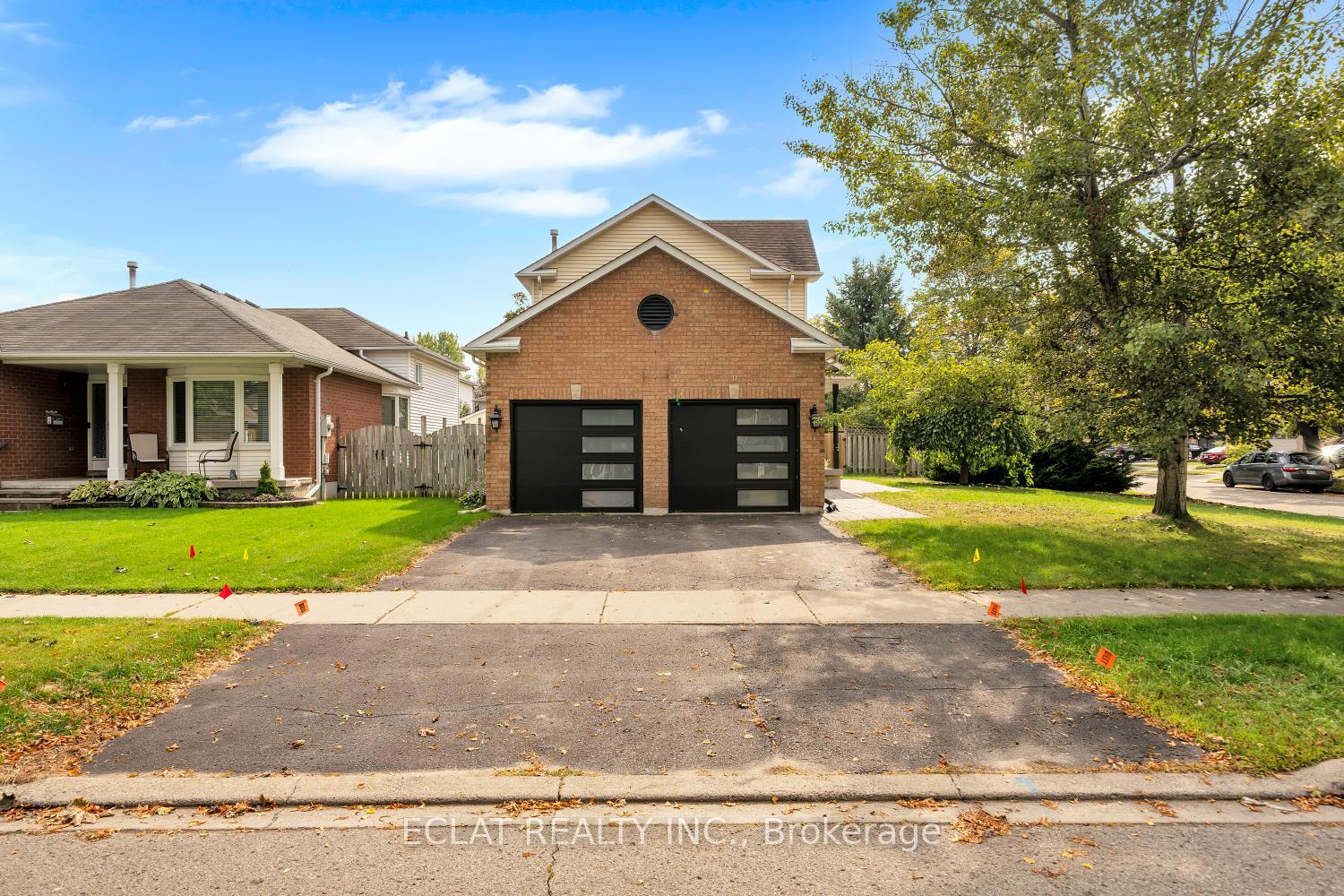 Photo 2 of 11 Strathallan Drive S, Clarington, Courtice — HOMEH