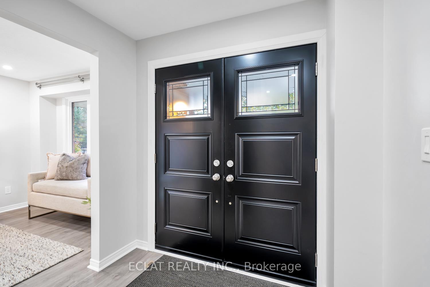 Photo 5 of 11 Strathallan Drive S, Clarington, Courtice — HOMEH
