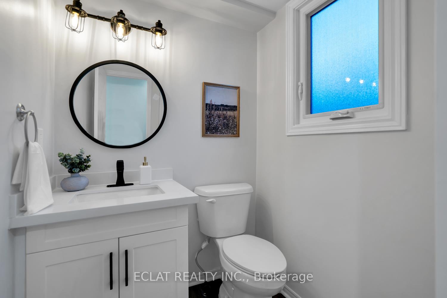 Photo 11 of 11 Strathallan Drive S, Clarington, Courtice — HOMEH